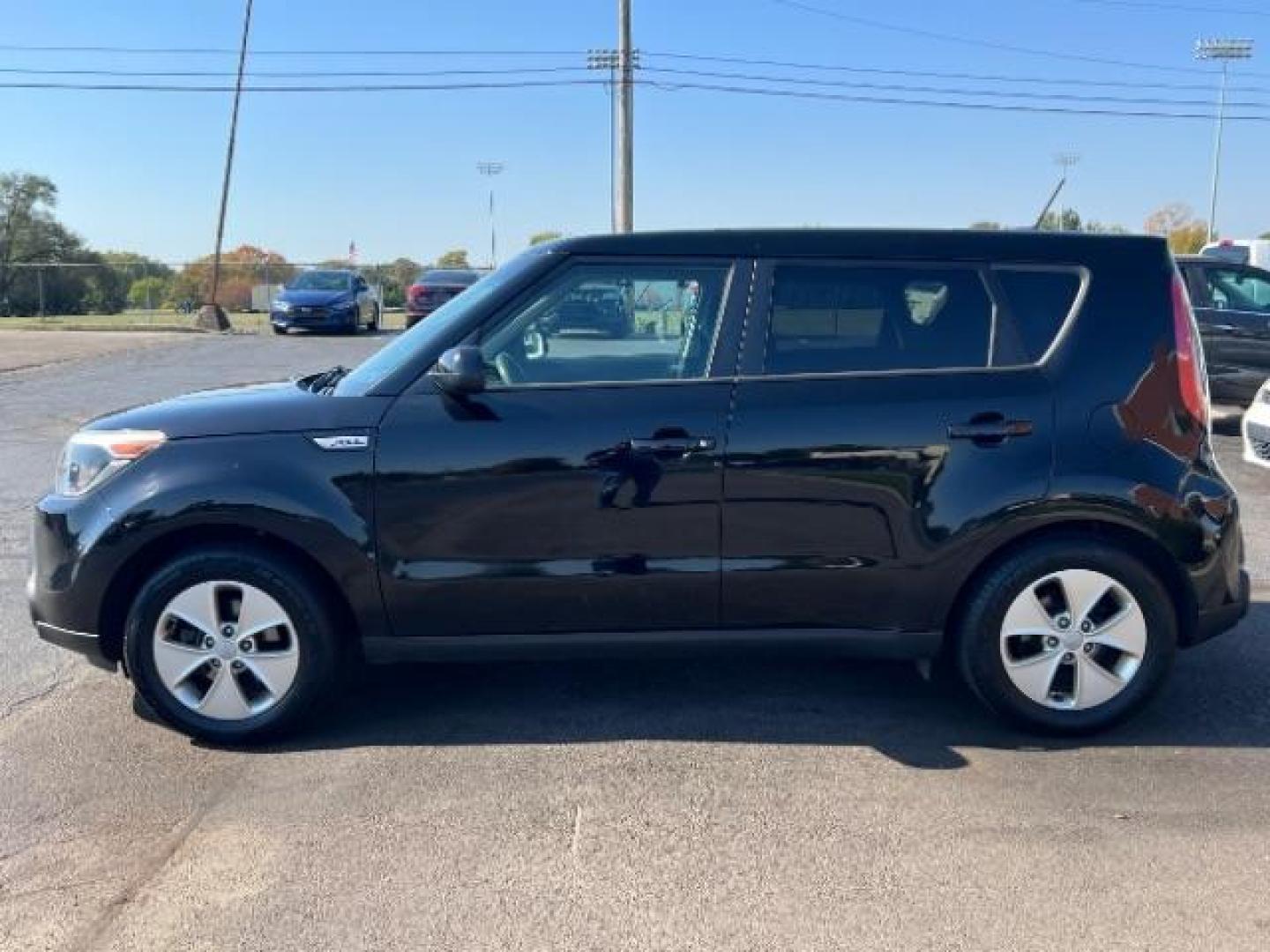 2015 Shadow Black Kia Soul Base (KNDJN2A29F7) with an 1.6L L4 DOHC 16V engine, located at 1184 Kauffman Ave, Fairborn, OH, 45324, (937) 908-9800, 39.807072, -84.030914 - Photo#3