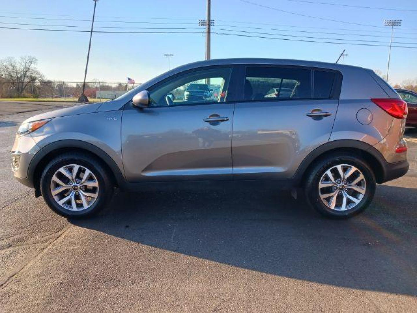 2015 Sand Track Kia Sportage LX AWD (KNDPBCACXF7) with an 2.4L V6 DOHC 24V engine, 6-Speed Automatic transmission, located at 1951 S Dayton Lakeview Rd., New Carlisle, OH, 45344, (937) 908-9800, 39.890999, -84.050255 - Photo#3