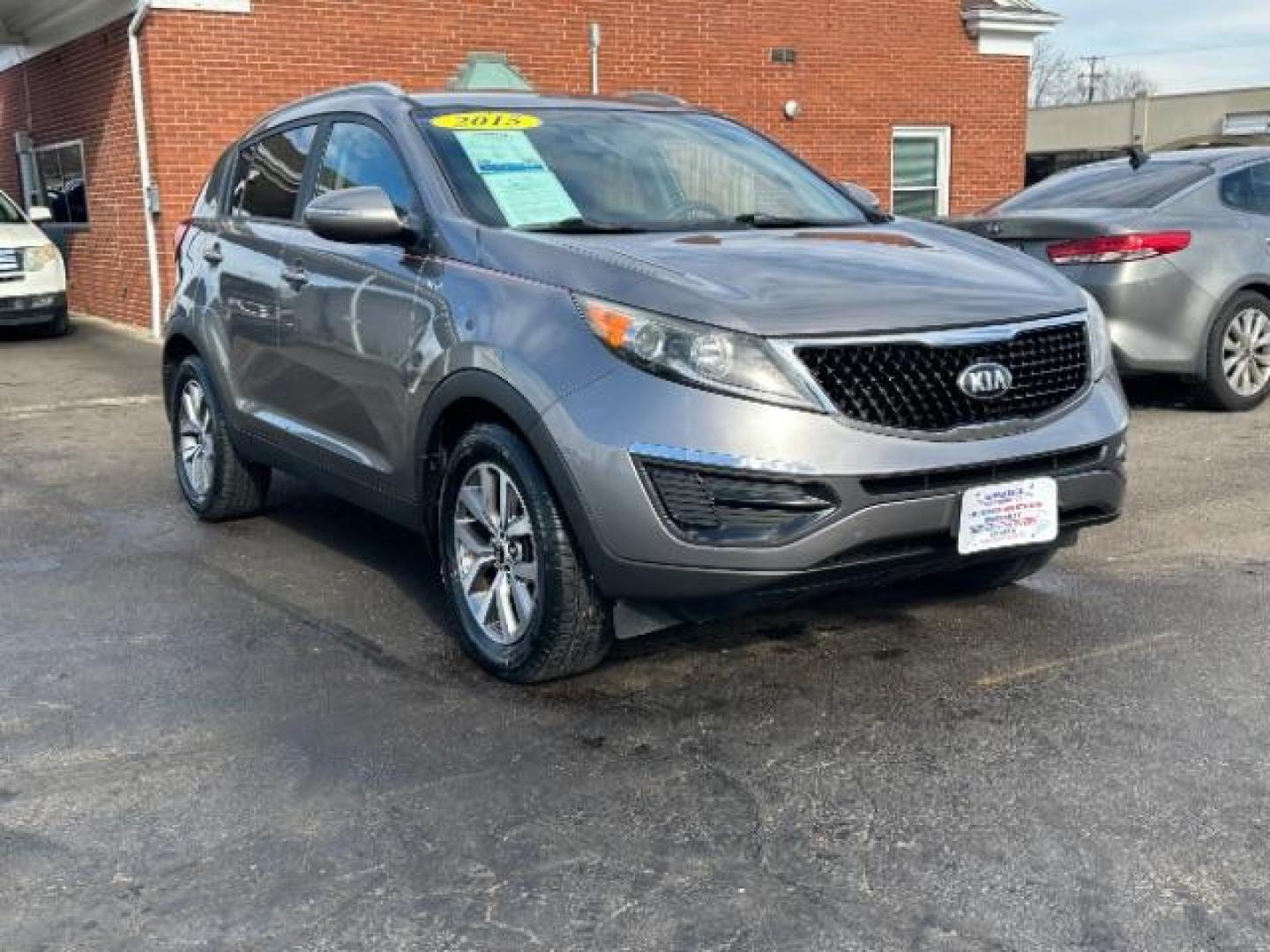 2015 Mineral Silver Kia Sportage LX AWD (KNDPBCAC5F7) with an 2.4L V6 DOHC 24V engine, 6-Speed Automatic transmission, located at 1230 East Main St, Xenia, OH, 45385, (937) 908-9800, 39.688026, -83.910172 - Photo#0