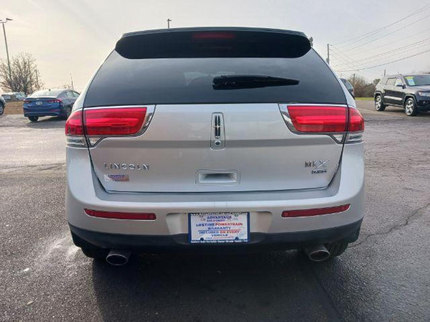 2015 Ingot Silver Metallic Lincoln MKX AWD (2LMDJ8JK1FB) with an 3.7L V6 DOHC 24V engine, 6-Speed Automatic transmission, located at 1951 S Dayton Lakeview Rd., New Carlisle, OH, 45344, (937) 908-9800, 39.890999, -84.050255 - Photo#5