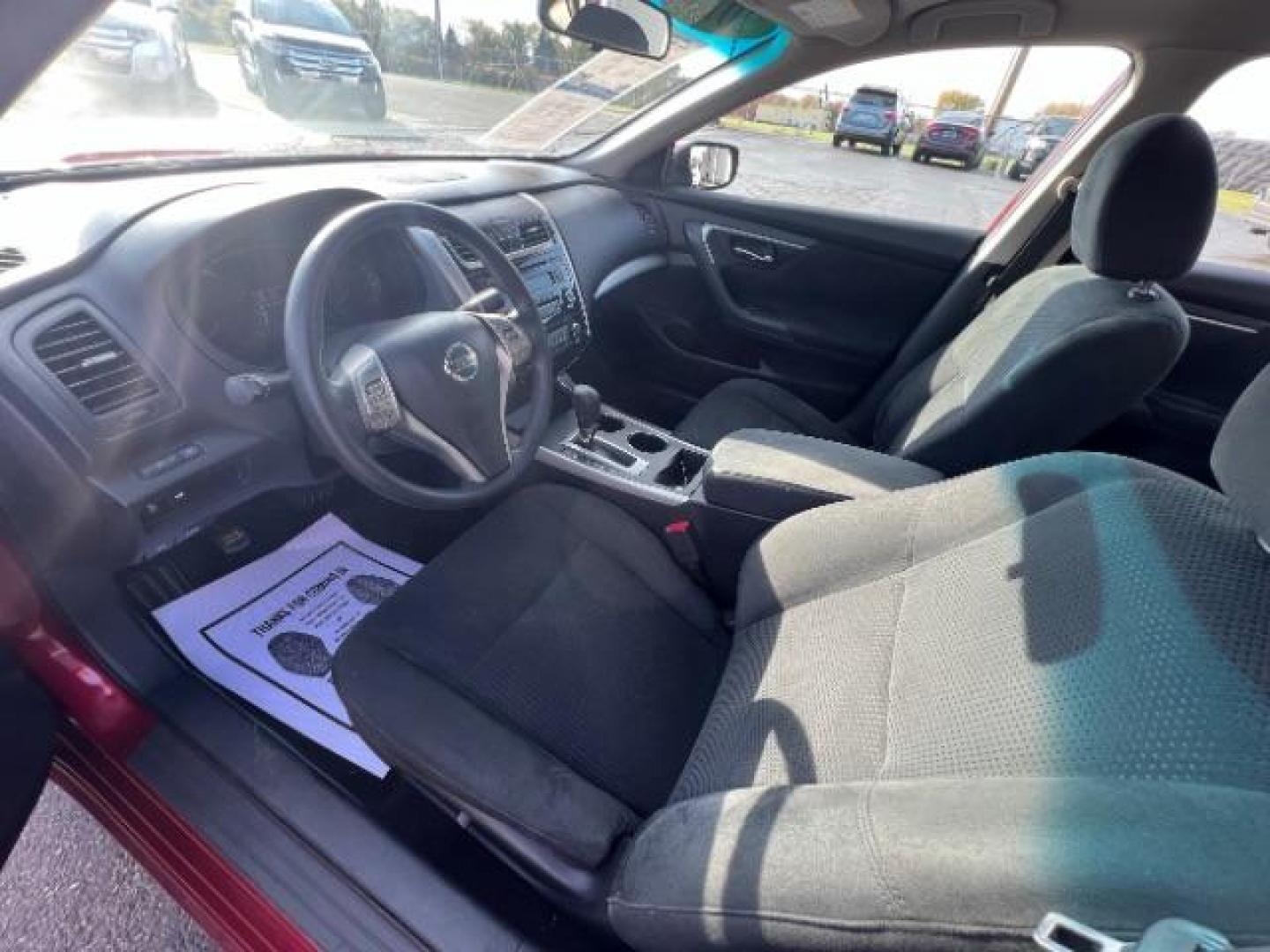 2015 Cayenne Red Nissan Altima 2.5 S (1N4AL3AP8FN) with an 2.5L L4 DOHC 16V engine, Continuously Variable Transmission transmission, located at 1099 N County Rd 25A, Troy, OH, 45373, (937) 908-9800, 40.057079, -84.212883 - Photo#6