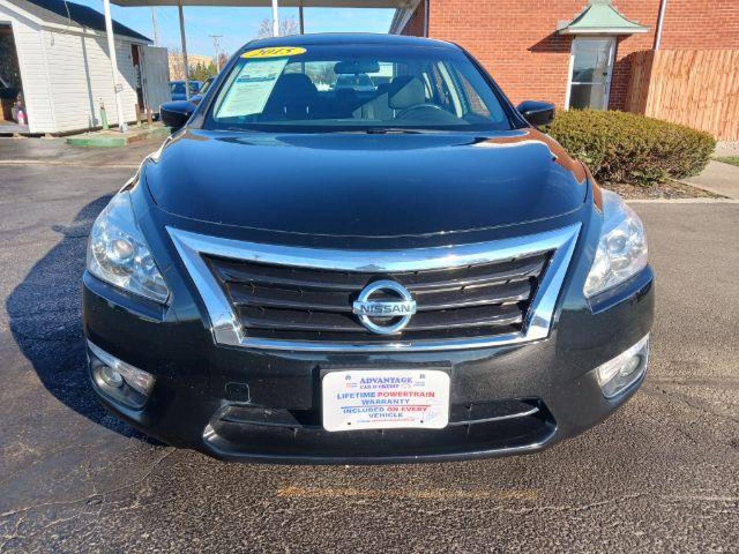 2015 Super Black Nissan Altima 2.5 SV (1N4AL3APXFC) with an 2.5L L4 DOHC 16V engine, Continuously Variable Transmission transmission, located at 401 Woodman Dr, Riverside, OH, 45431, (937) 908-9800, 39.760899, -84.123421 - Photo#1