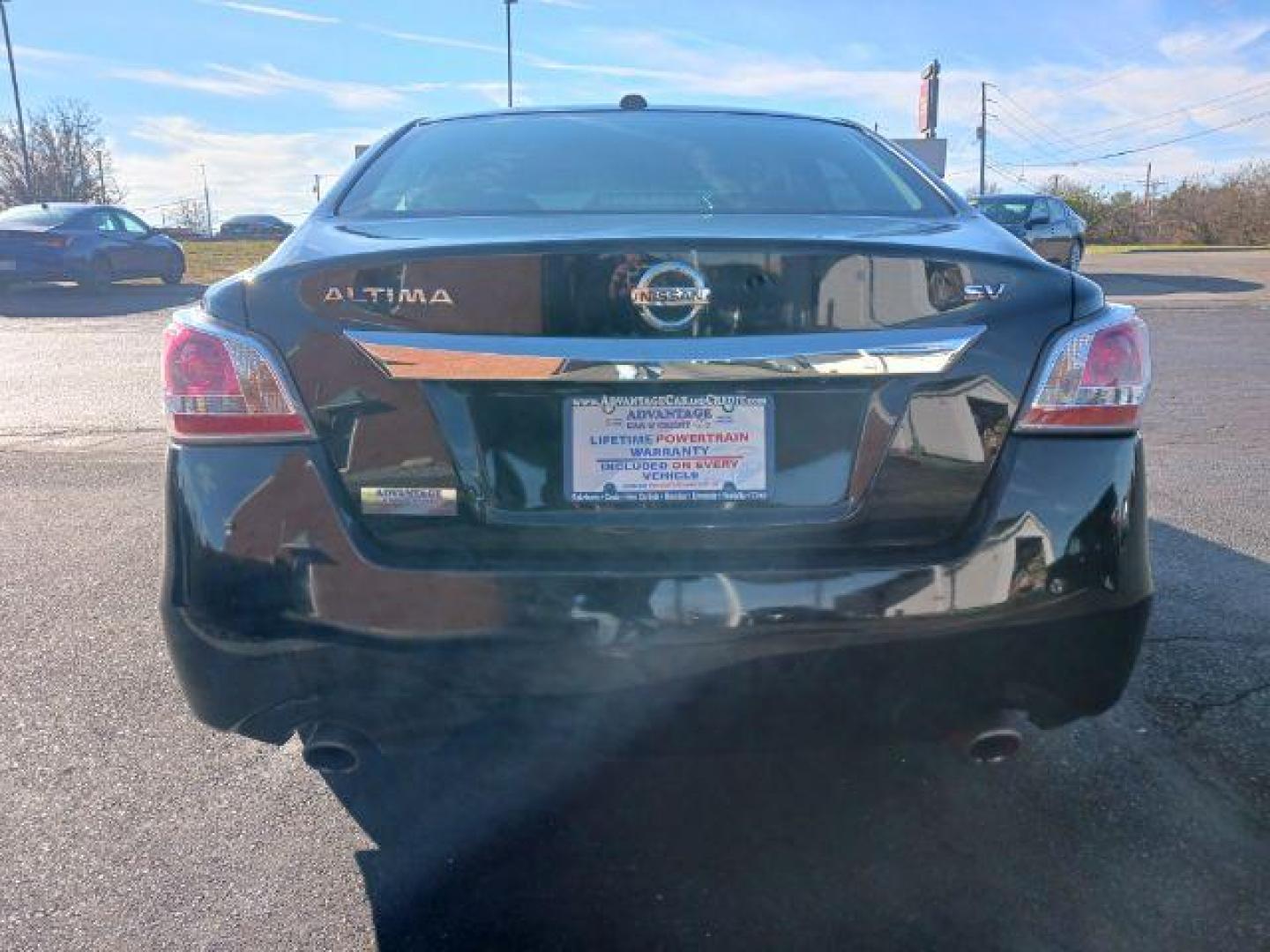 2015 Super Black Nissan Altima 2.5 SV (1N4AL3APXFC) with an 2.5L L4 DOHC 16V engine, Continuously Variable Transmission transmission, located at 401 Woodman Dr, Riverside, OH, 45431, (937) 908-9800, 39.760899, -84.123421 - Photo#5