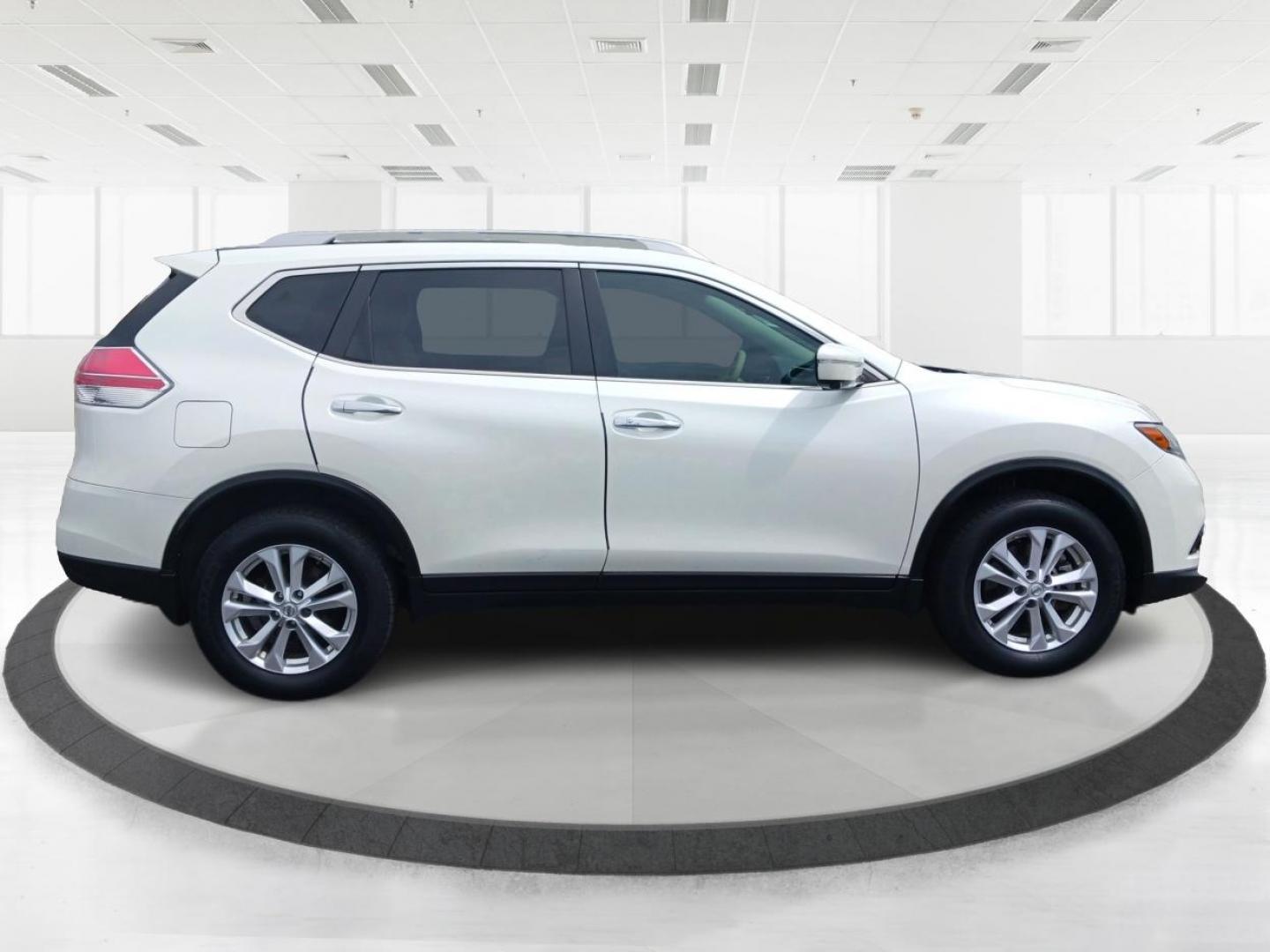 2015 Pearl White Nissan Rogue SV AWD (5N1AT2MK1FC) with an 2.5L L4 DOHC 16V engine, Continuously Variable Transmission transmission, located at 4508 South Dixie Dr, Moraine, OH, 45439, (937) 908-9800, 39.689976, -84.218452 - Photo#1