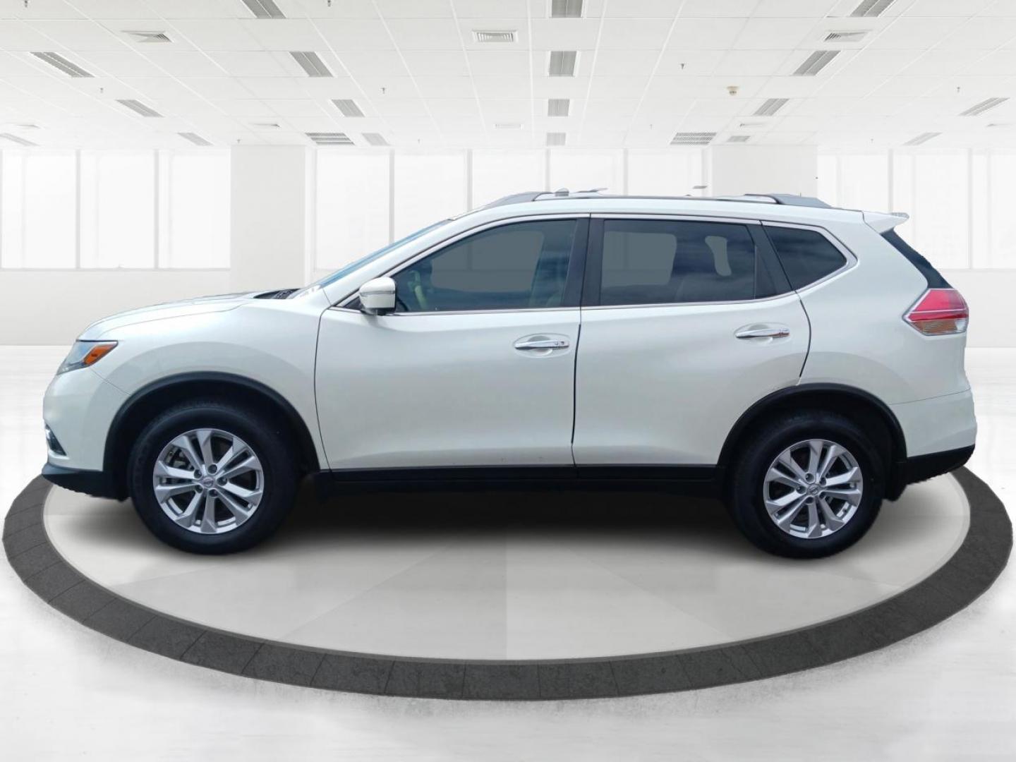 2015 Pearl White Nissan Rogue SV AWD (5N1AT2MK1FC) with an 2.5L L4 DOHC 16V engine, Continuously Variable Transmission transmission, located at 4508 South Dixie Dr, Moraine, OH, 45439, (937) 908-9800, 39.689976, -84.218452 - Photo#5