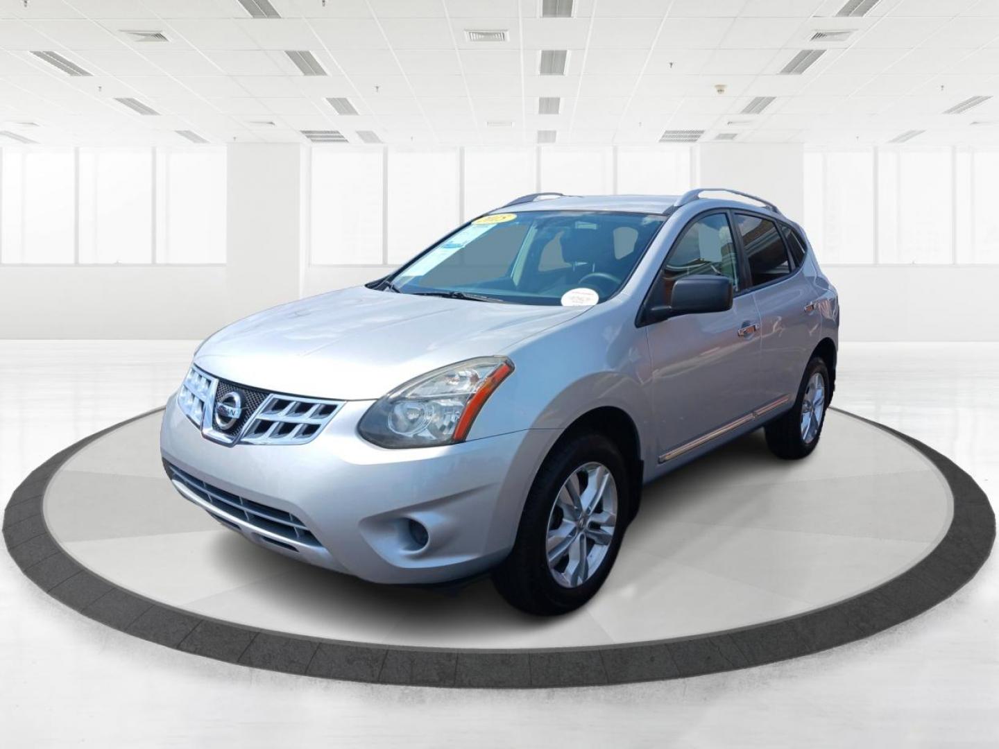 2015 Brilliant Silver Nissan Rogue Select (JN8AS5MV9FW) with an 2.5L L4 DOHC 16V engine, Continuously Variable Transmission transmission, located at 401 Woodman Dr, Riverside, OH, 45431, (937) 908-9800, 39.760899, -84.123421 - Photo#7