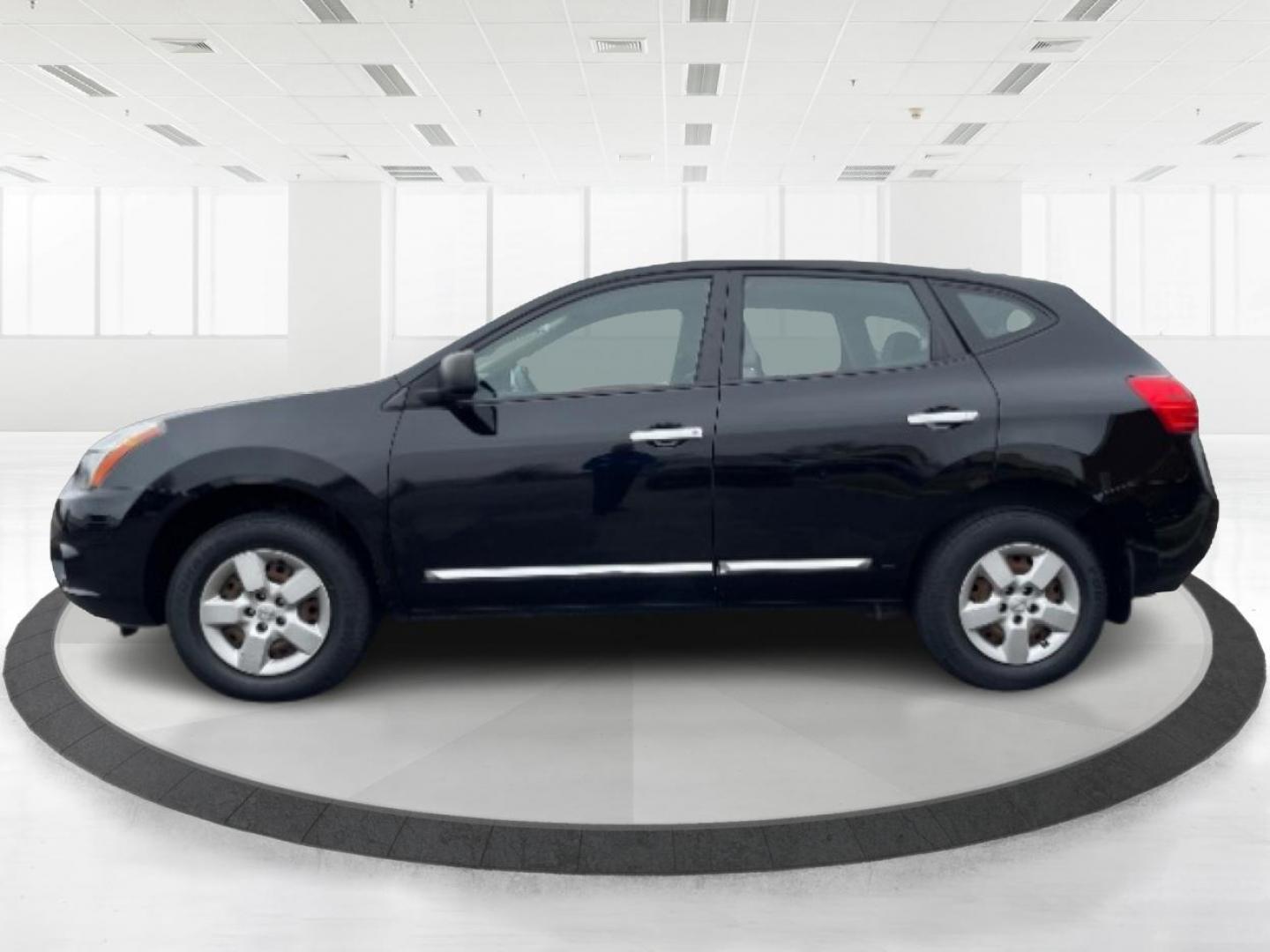 2015 Super Black Nissan Rogue Select (JN8AS5MV1FW) with an 2.5L L4 DOHC 16V engine, Continuously Variable Transmission transmission, located at 1951 S Dayton Lakeview Rd., New Carlisle, OH, 45344, (937) 908-9800, 39.890999, -84.050255 - Photo#3