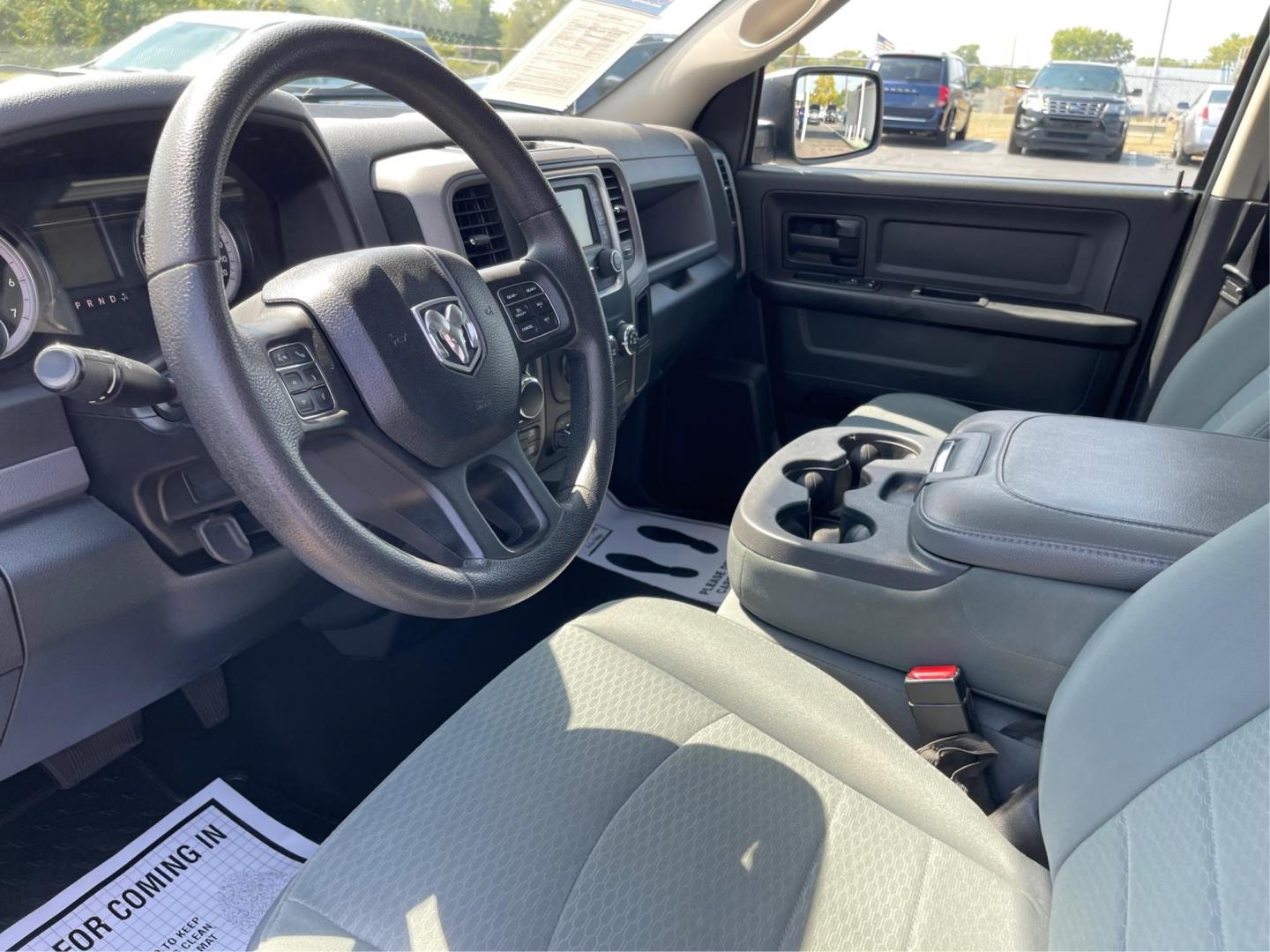 2015 Black RAM 1500 Tradesman Quad Cab 4WD (1C6RR7FTXFS) with an 5.7L V8 OHV 16V engine, 8-Speed Automatic transmission, located at 1184 Kauffman Ave, Fairborn, OH, 45324, (937) 908-9800, 39.807072, -84.030914 - Photo#8