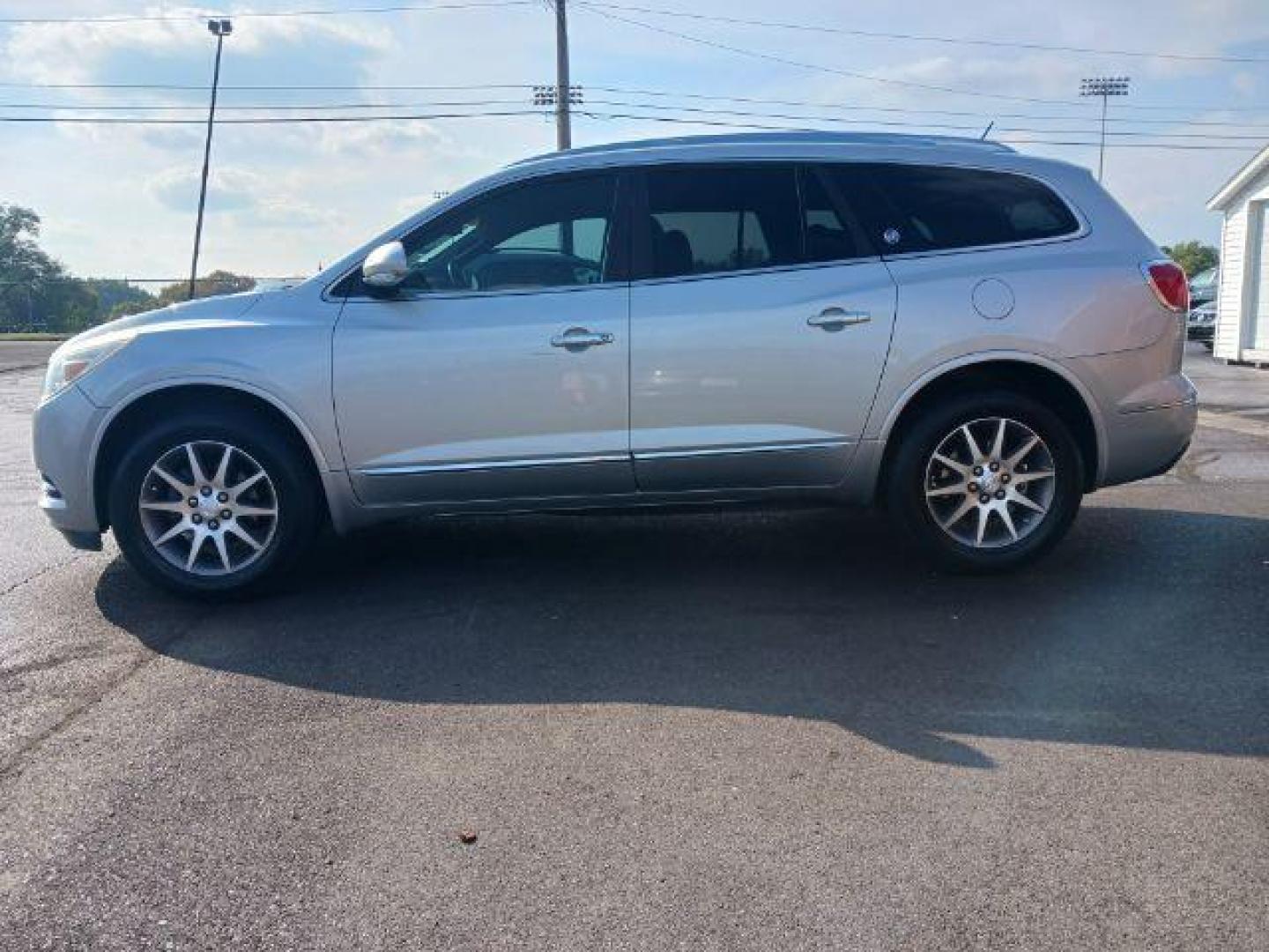 2016 Sparkling Silver Metallic Buick Enclave Leather FWD (5GAKRBKDXGJ) with an 3.6L V6 DOHC 24V engine, 6-Speed Automatic Overdrive transmission, located at 1099 N County Rd 25A, Troy, OH, 45373, (937) 908-9800, 40.057079, -84.212883 - Photo#3