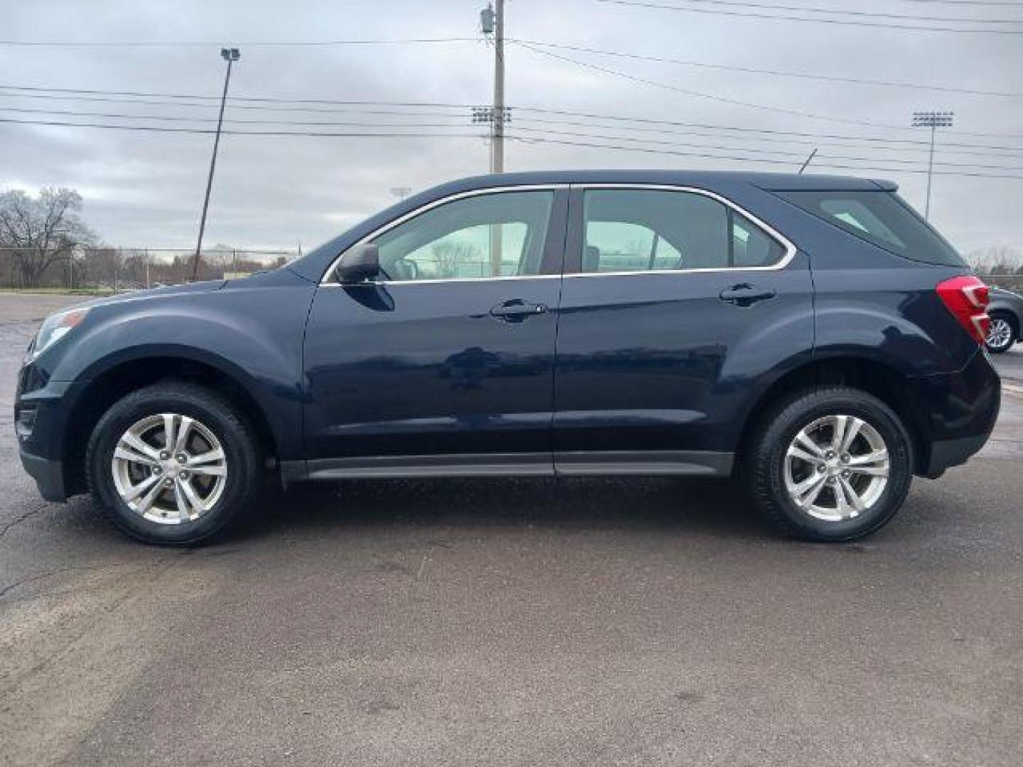 2016 Blue Velvet Metallic Chevrolet Equinox LS 2WD (2GNALBEK2G1) with an 2.4L L4 DOHC 16V FFV engine, 6-Speed Automatic transmission, located at 1230 East Main St, Xenia, OH, 45385, (937) 908-9800, 39.688026, -83.910172 - Photo#3