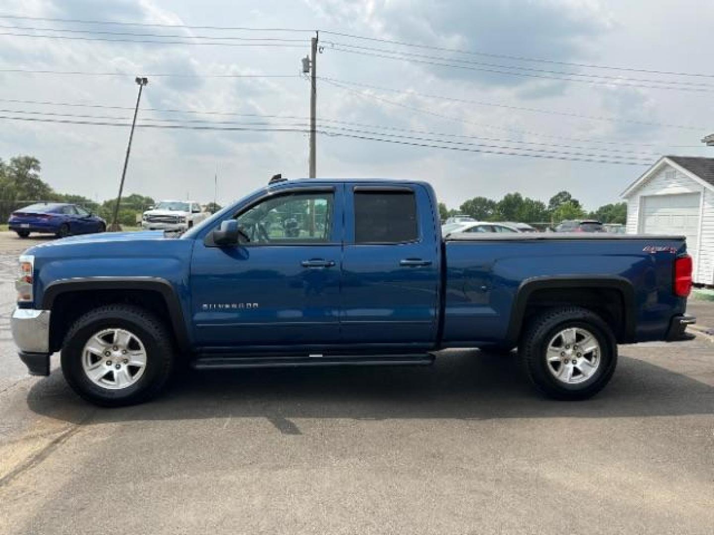 2016 Deep Ocean Blue Metallic Chevrolet Silverado 1500 LT Double Cab 4WD (1GCVKREC1GZ) with an 5.3L V8 OHV 16V engine, 6-Speed Automatic transmission, located at 1230 East Main St, Xenia, OH, 45385, (937) 908-9800, 39.688026, -83.910172 - Photo#3