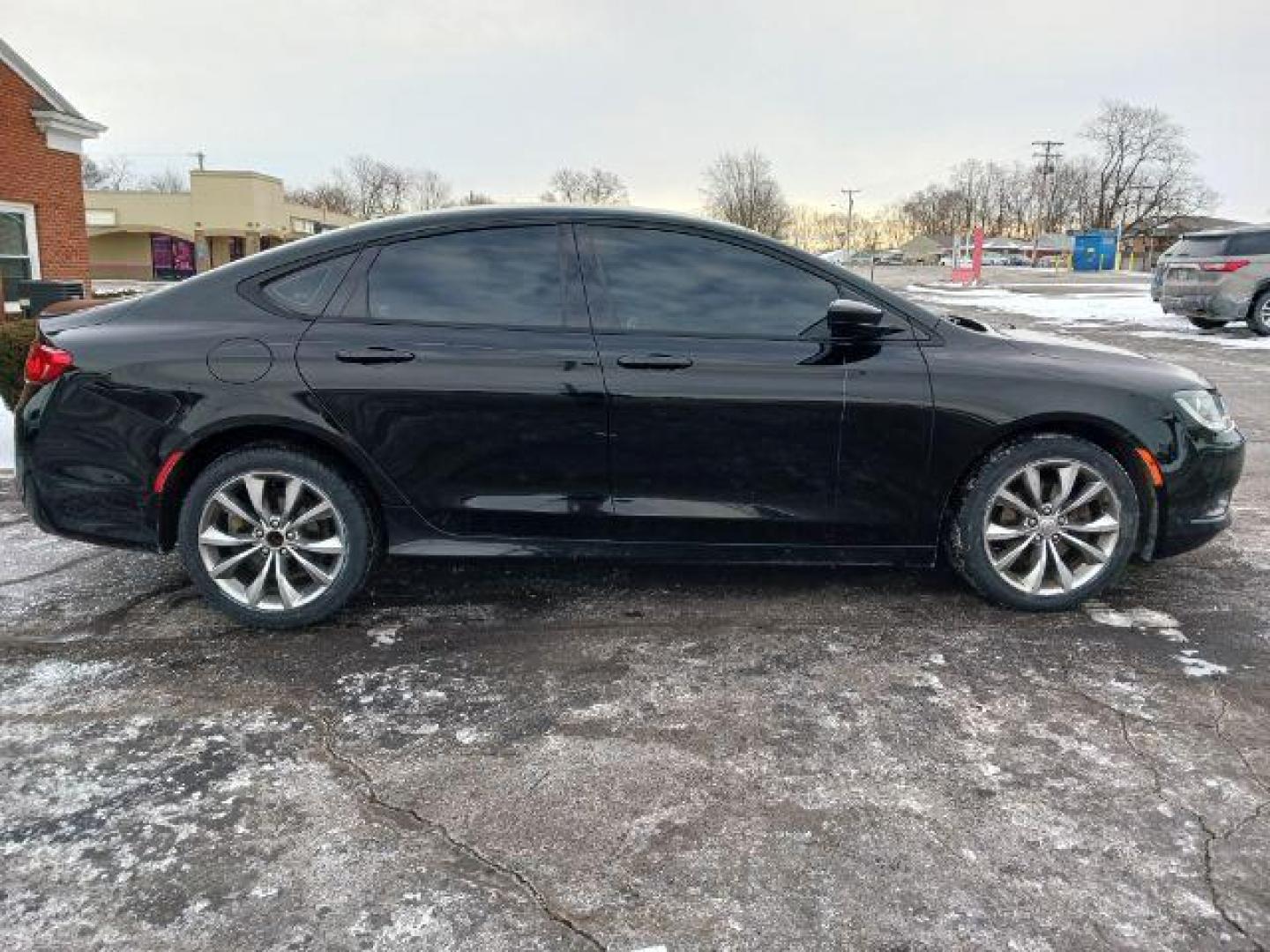 2016 Black Clear Coat Chrysler 200 S (1C3CCCBB9GN) with an 2.4L L4 DOHC 16V engine, 9-Speed Automatic transmission, located at 1099 N County Rd 25A, Troy, OH, 45373, (937) 908-9800, 40.057079, -84.212883 - Photo#4