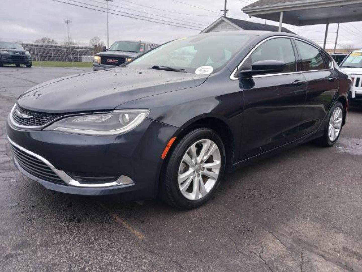 2016 Maximum Steel Metallic Clear Coat Chrysler 200 Limited (1C3CCCABXGN) with an 2.4L L4 DOHC 16V engine, 9-Speed Automatic transmission, located at 4508 South Dixie Dr, Moraine, OH, 45439, (937) 908-9800, 39.689976, -84.218452 - Photo#2