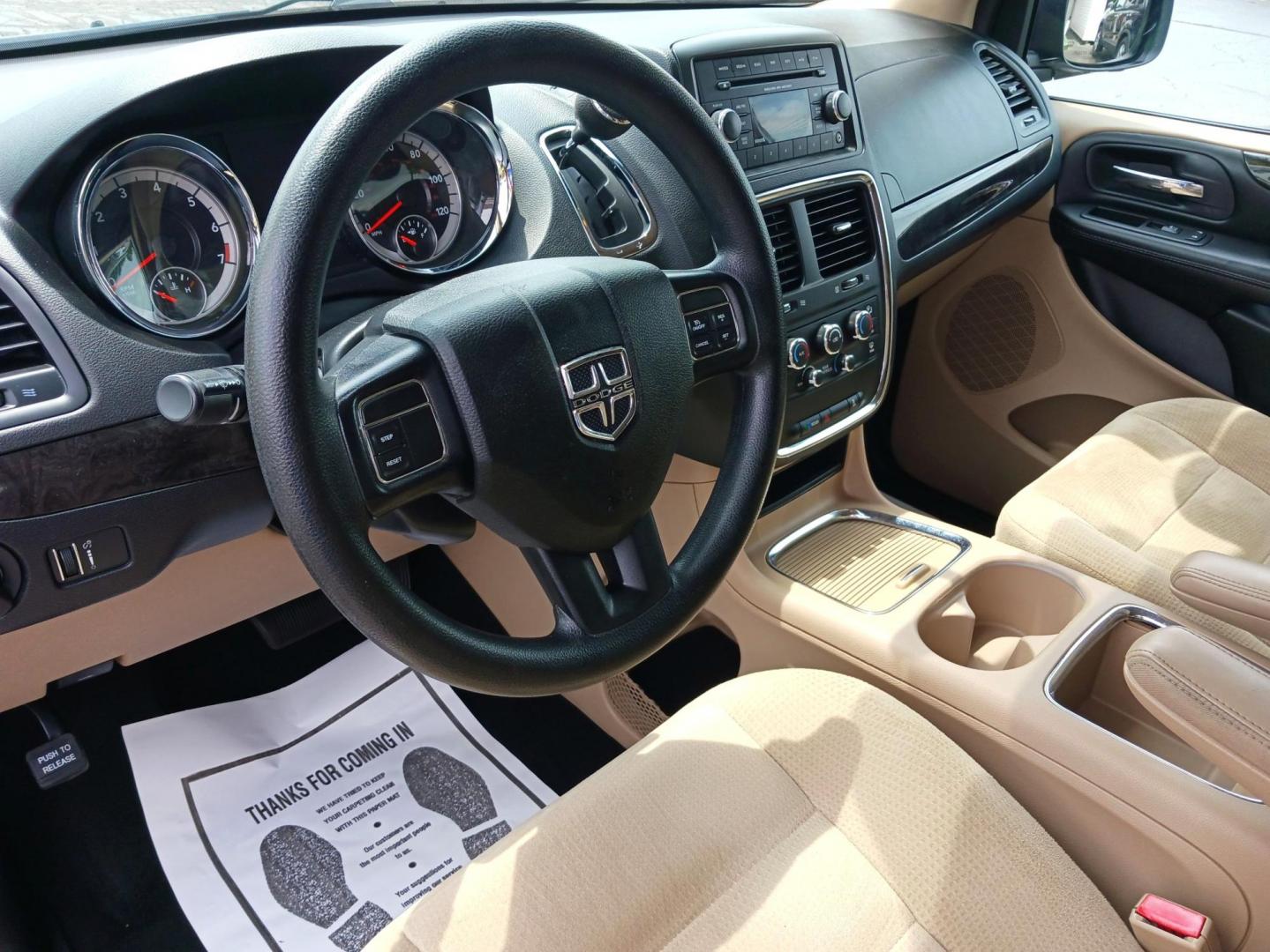 2016 Bright White Clear Coat Dodge Grand Caravan SXT (2C4RDGCG0GR) with an 3.6L V6 DOHC 24V engine, 6A transmission, located at 1184 Kauffman Ave, Fairborn, OH, 45324, (937) 908-9800, 39.807072, -84.030914 - Photo#8