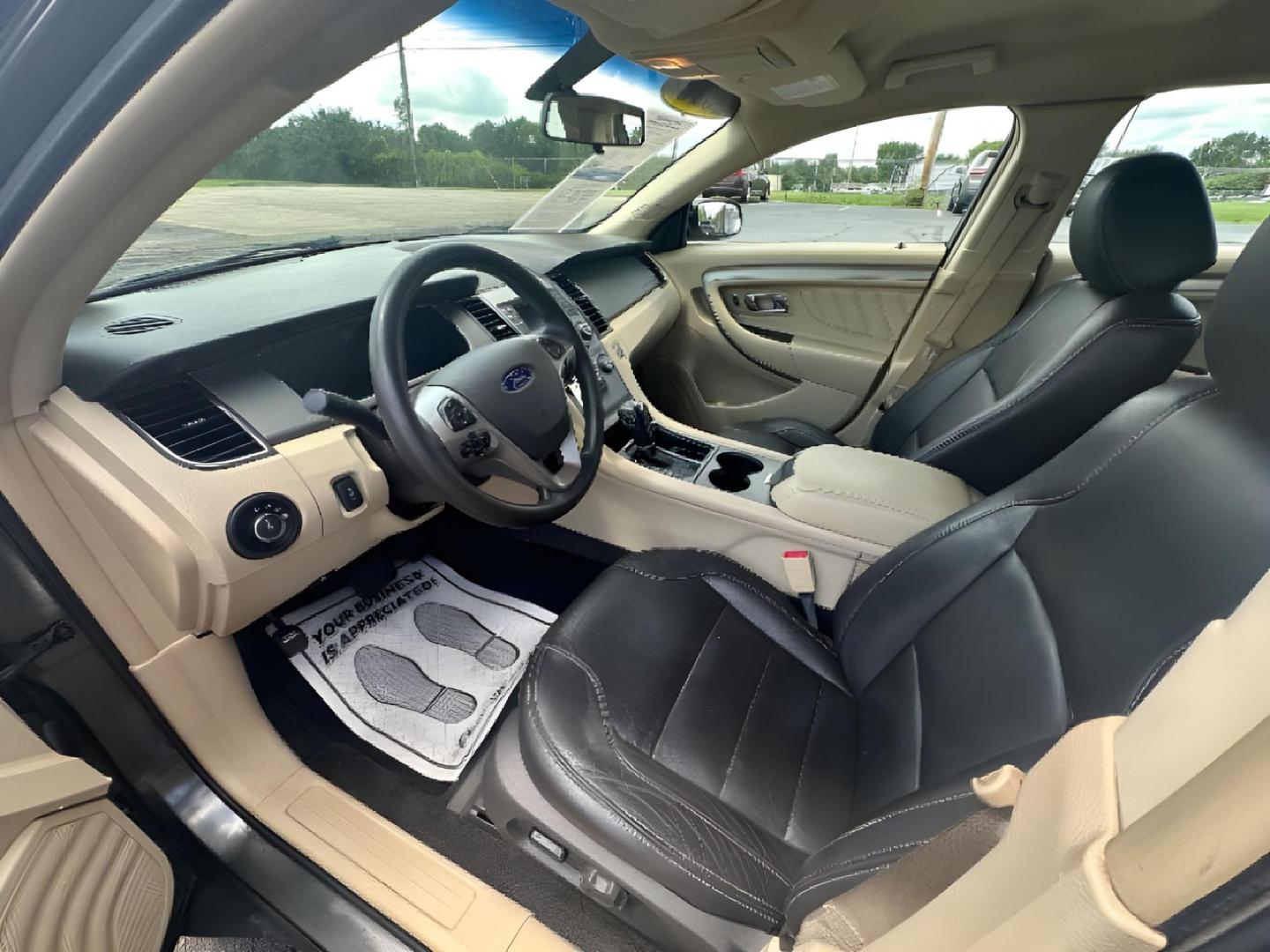 2016 Magnetic Metallic Ford Taurus SE FWD (1FAHP2D84GG) with an 3.5L V6 DOHC 24V engine, 6-Speed Automatic transmission, located at 1951 S Dayton Lakeview Rd., New Carlisle, OH, 45344, (937) 908-9800, 39.890999, -84.050255 - Photo#6