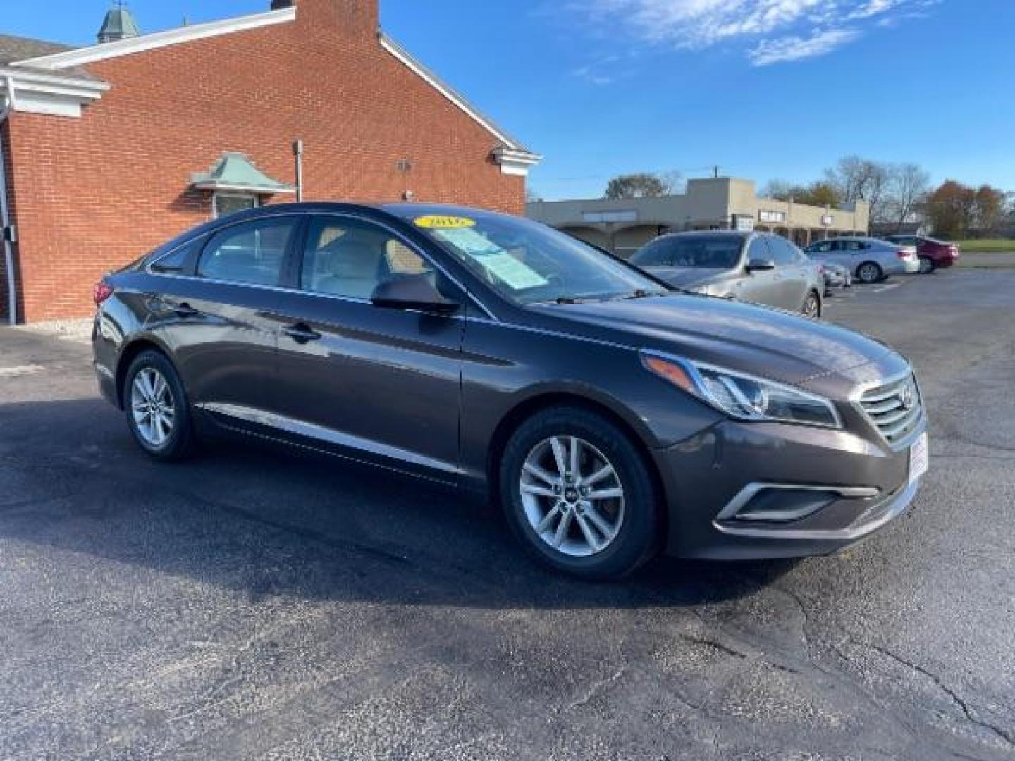 2016 Dark Truffle Hyundai Sonata SE (5NPE24AF3GH) with an 2.4L L4 DOHC 16V engine, 7-Speed Automatic transmission, located at 1099 N County Rd 25A, Troy, OH, 45373, (937) 908-9800, 40.057079, -84.212883 - Photo#0