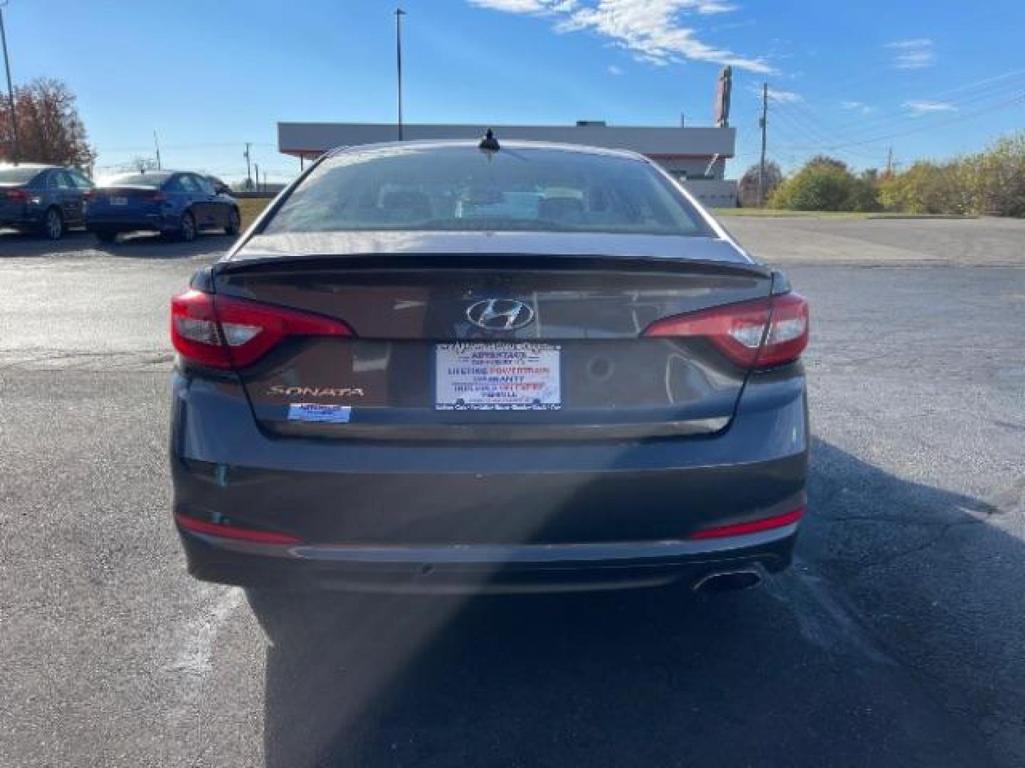 2016 Dark Truffle Hyundai Sonata SE (5NPE24AF3GH) with an 2.4L L4 DOHC 16V engine, 7-Speed Automatic transmission, located at 1099 N County Rd 25A, Troy, OH, 45373, (937) 908-9800, 40.057079, -84.212883 - Photo#4