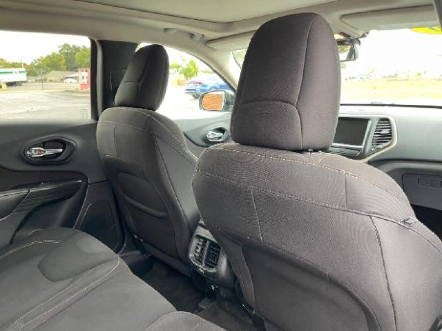 2016 Brilliant Black Crystal Pearl Coat Jeep Cherokee Latitude 4WD (1C4PJMCS7GW) with an 3.2L V6 DOHC 24V engine, 9-Speed Automatic transmission, located at 401 Woodman Dr, Riverside, OH, 45431, (937) 908-9800, 39.760899, -84.123421 - Photo#9