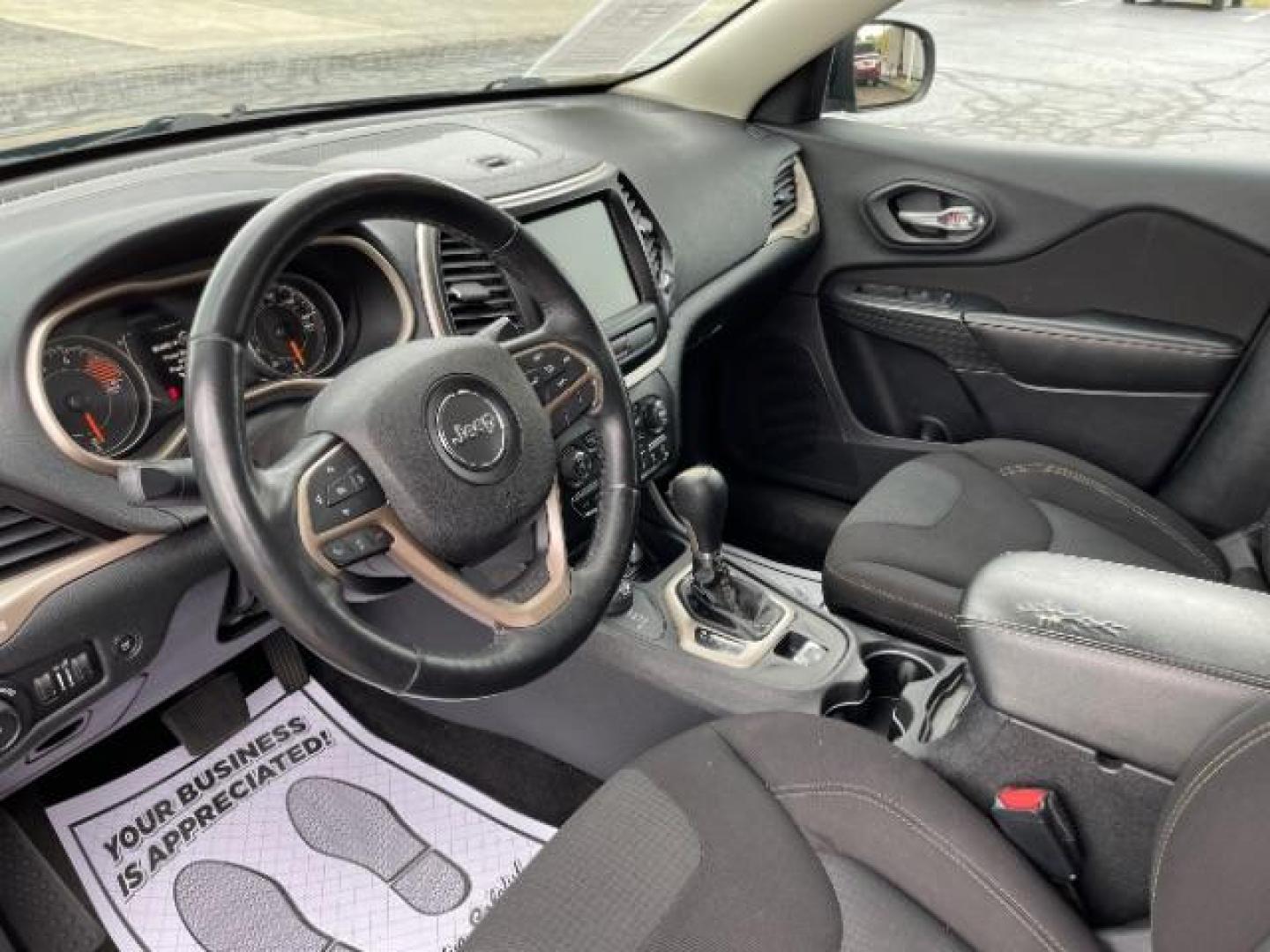 2016 Brilliant Black Crystal Pearl Coat Jeep Cherokee Latitude 4WD (1C4PJMCS7GW) with an 3.2L V6 DOHC 24V engine, 9-Speed Automatic transmission, located at 401 Woodman Dr, Riverside, OH, 45431, (937) 908-9800, 39.760899, -84.123421 - Photo#6