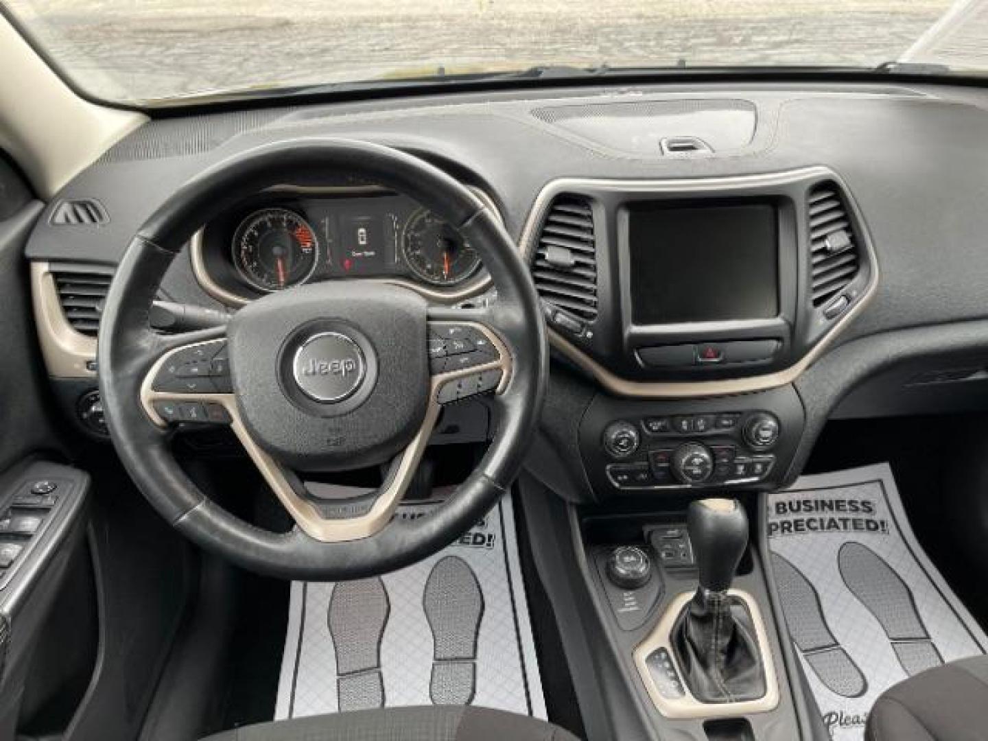 2016 Brilliant Black Crystal Pearl Coat Jeep Cherokee Latitude 4WD (1C4PJMCS7GW) with an 3.2L V6 DOHC 24V engine, 9-Speed Automatic transmission, located at 401 Woodman Dr, Riverside, OH, 45431, (937) 908-9800, 39.760899, -84.123421 - Photo#7