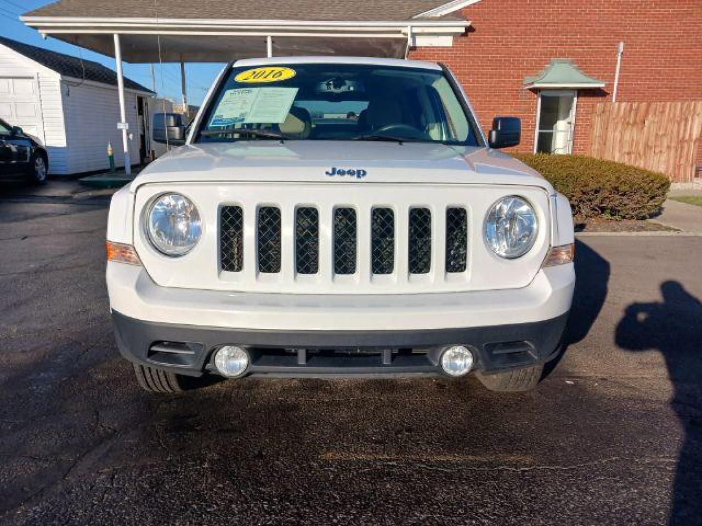 2016 White Jeep Patriot Sport 2WD (1C4NJPBA7GD) with an 2.0L L4 DOHC 16V engine, located at 1230 East Main St, Xenia, OH, 45385, (937) 908-9800, 39.688026, -83.910172 - Photo#1