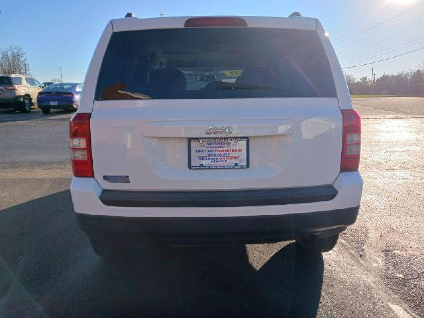 2016 White Jeep Patriot Sport 2WD (1C4NJPBA7GD) with an 2.0L L4 DOHC 16V engine, located at 1230 East Main St, Xenia, OH, 45385, (937) 908-9800, 39.688026, -83.910172 - Photo#5