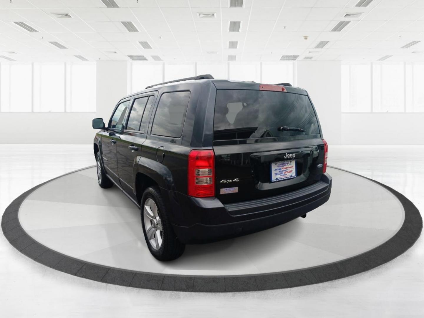 2016 Gray Jeep Patriot (1C4NJRFB0GD) with an 2.4L L4 DOHC 16V engine, located at 880 E. National Road, Vandalia, OH, 45377, (937) 908-9800, 39.891918, -84.183594 - Photo#4