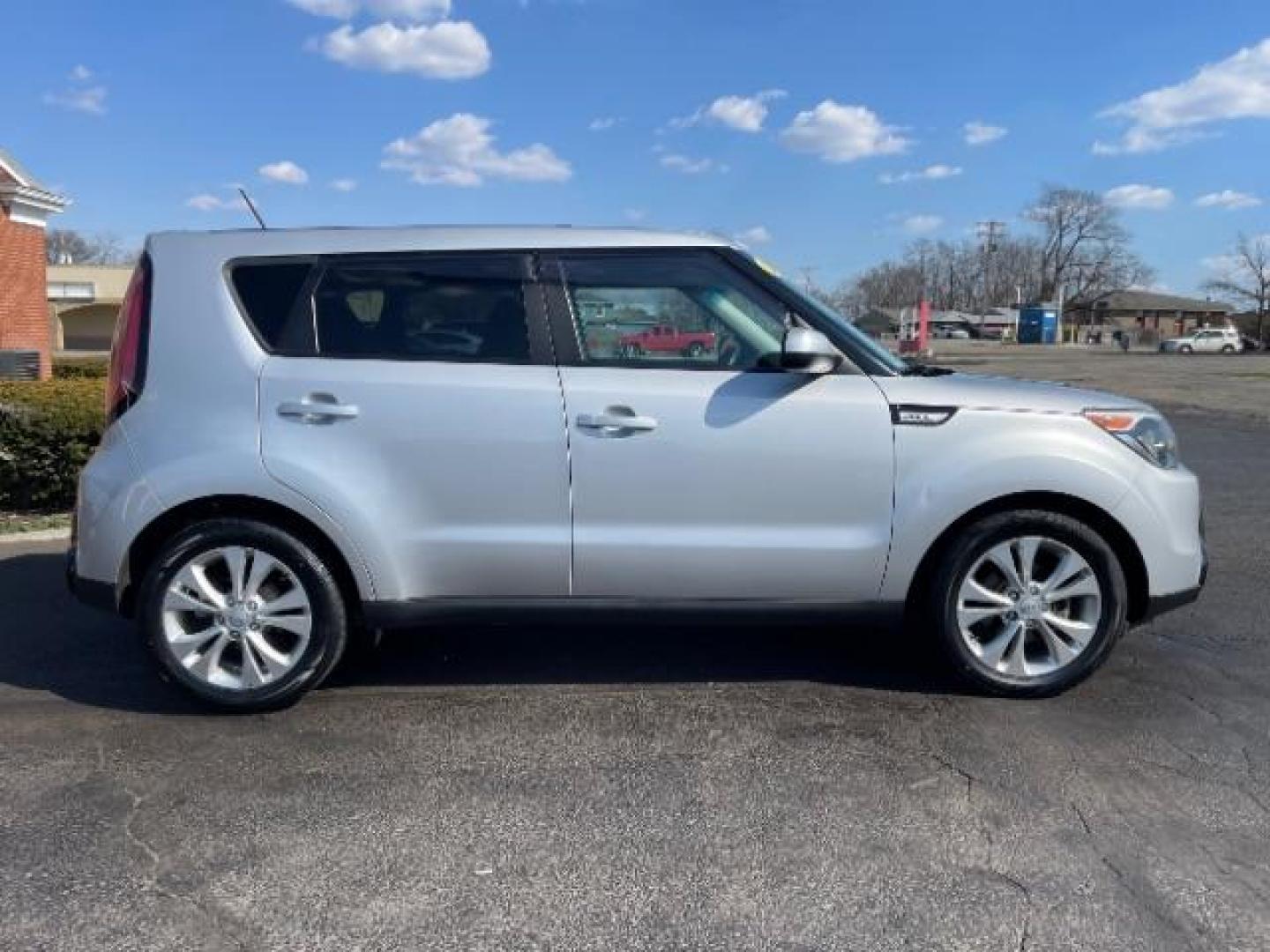 2016 Kia Soul + (KNDJP3A55G7) with an 2.0L L4 DOHC 16V engine, 6-Speed Automatic transmission, located at 8750 N County Rd 25A, Piqua, OH, 45356, (937) 908-9800, 40.164391, -84.232513 - 2016 Kia Soul + - Photo#5