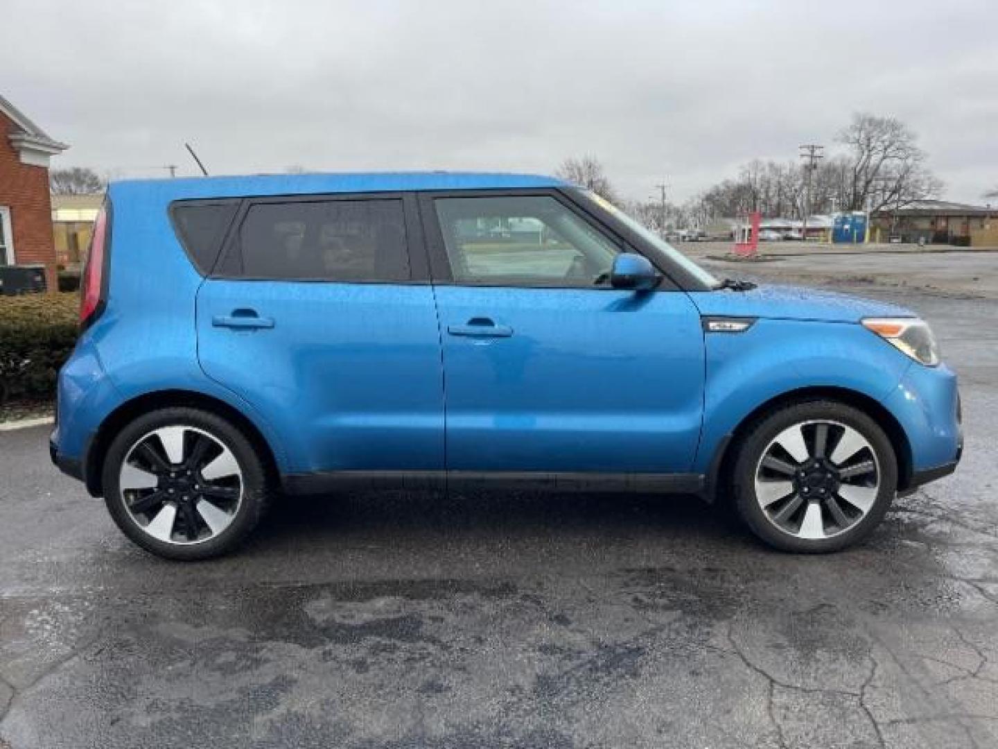 2016 Fathom Blue Kia Soul + (KNDJP3A52G7) with an 2.0L L4 DOHC 16V engine, 6-Speed Automatic transmission, located at 401 Woodman Dr, Riverside, OH, 45431, (937) 908-9800, 39.760899, -84.123421 - Photo#4