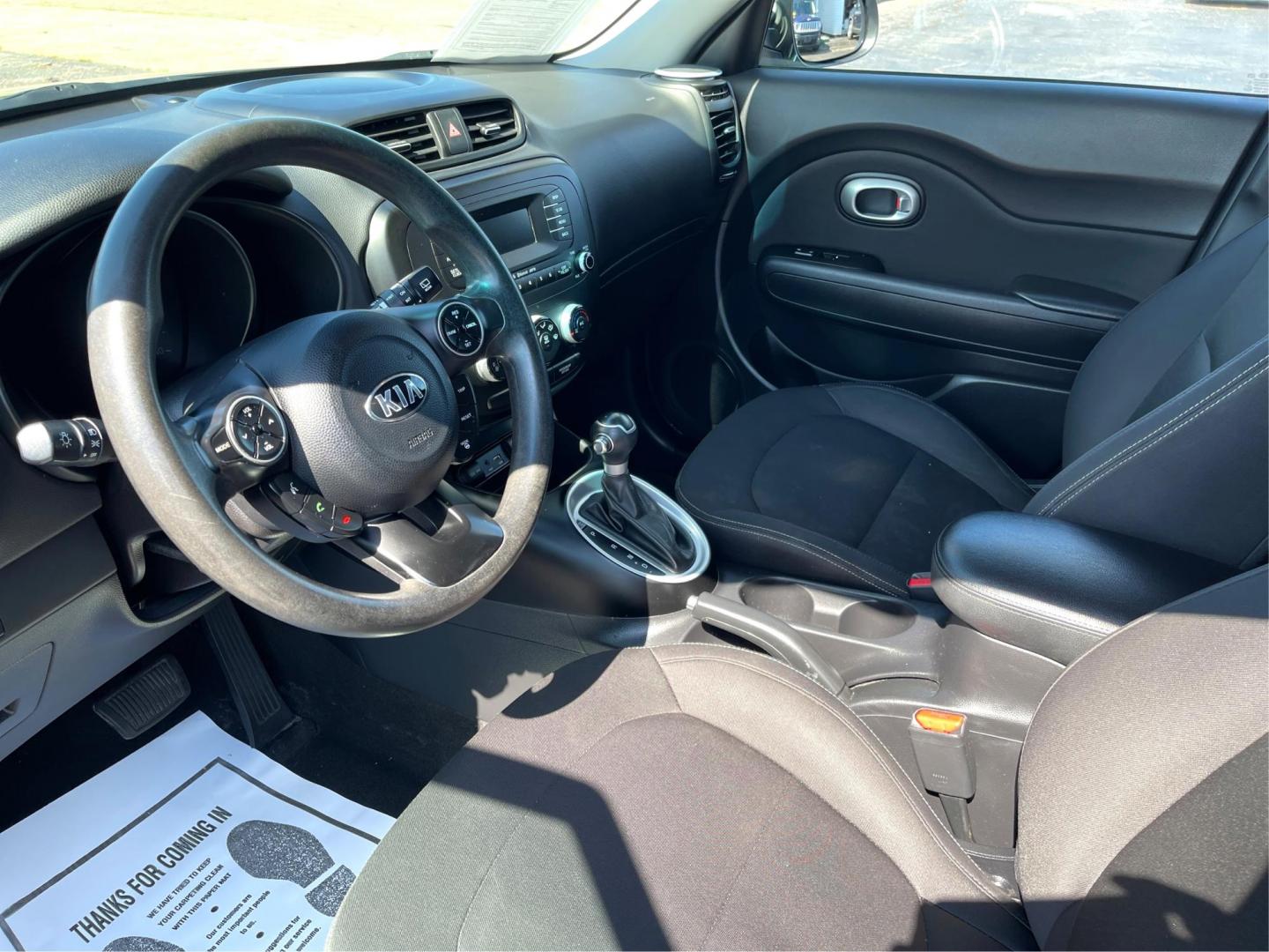 2016 Titanium Gray Kia Soul Base 6A (KNDJN2A20G7) with an 1.6L L4 DOHC 16V engine, 6-Speed Automatic transmission, located at 401 Woodman Dr, Riverside, OH, 45431, (937) 908-9800, 39.760899, -84.123421 - Photo#8