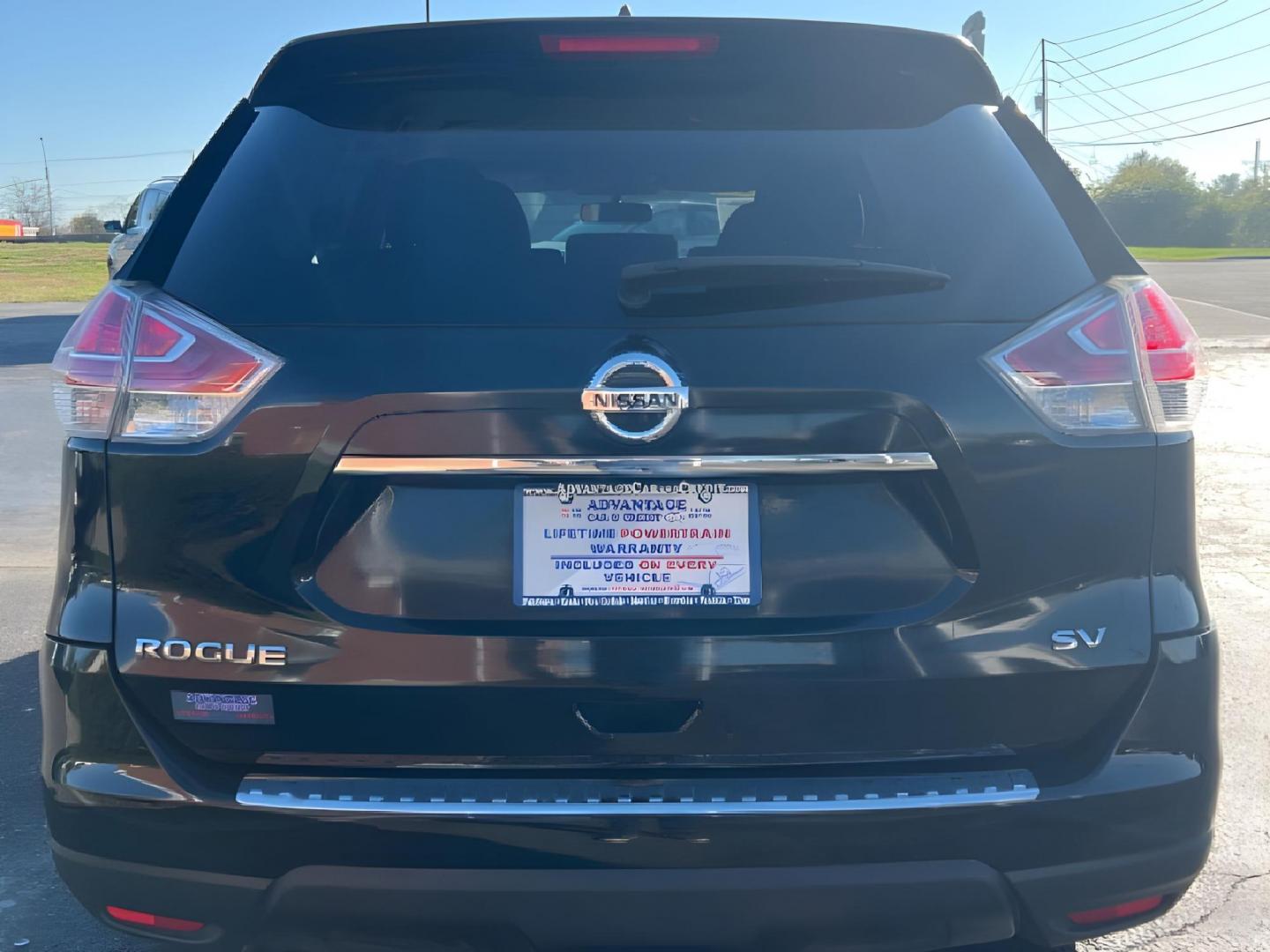 2016 Magnetic Black Nissan Rogue (KNMAT2MT6GP) with an 2.5L L4 DOHC 16V engine, Continuously Variable Transmission transmission, located at 1230 East Main St, Xenia, OH, 45385, (937) 908-9800, 39.688026, -83.910172 - Photo#5