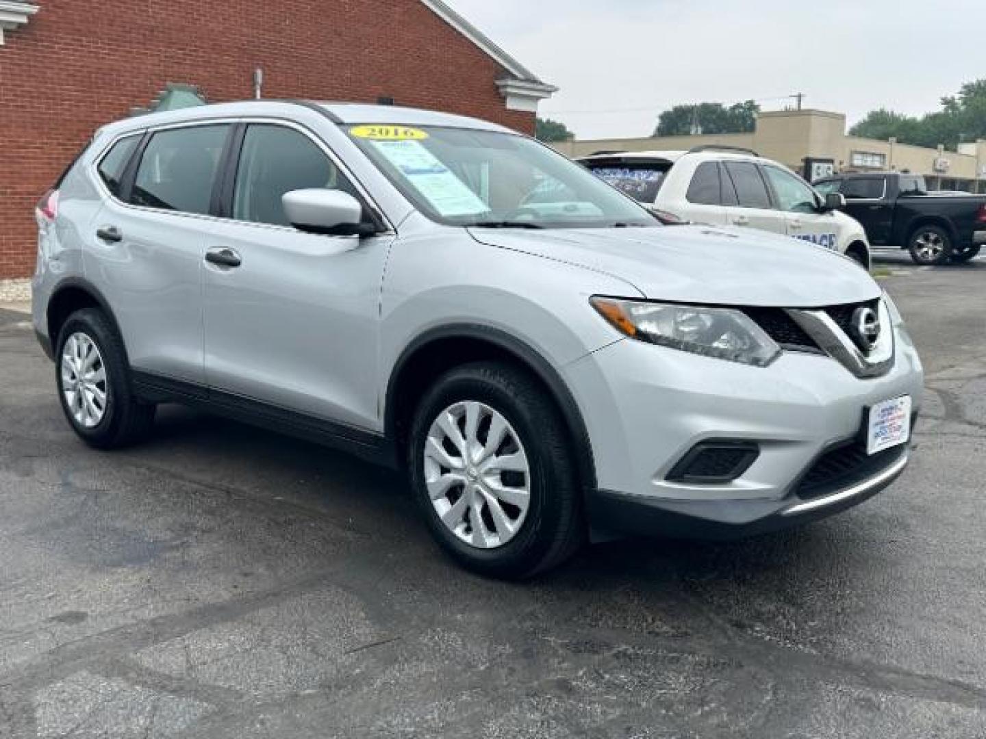 2016 Brilliant Silver Nissan Rogue S AWD (5N1AT2MV5GC) with an 2.5L L4 DOHC 16V engine, Continuously Variable Transmission transmission, located at 4508 South Dixie Dr, Moraine, OH, 45439, (937) 908-9800, 39.689976, -84.218452 - Photo#0