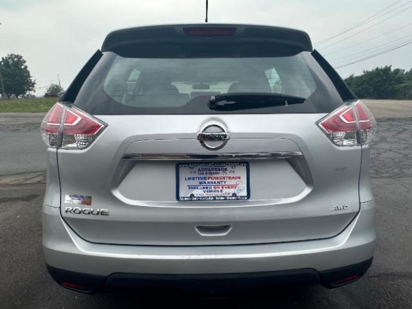 2016 Brilliant Silver Nissan Rogue S AWD (5N1AT2MV5GC) with an 2.5L L4 DOHC 16V engine, Continuously Variable Transmission transmission, located at 4508 South Dixie Dr, Moraine, OH, 45439, (937) 908-9800, 39.689976, -84.218452 - Photo#3