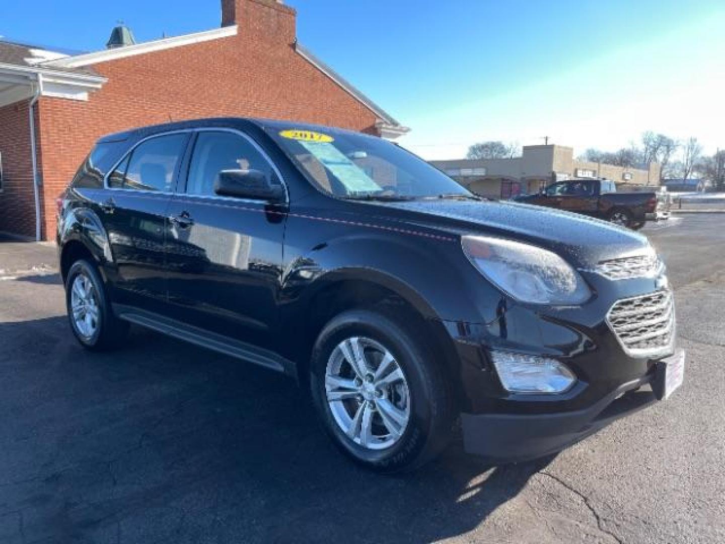 2017 Chevrolet Equinox LS 2WD (2GNALBEK7H1) with an 2.4L L4 DOHC 16V FFV engine, 6-Speed Automatic transmission, located at 1184 Kauffman Ave, Fairborn, OH, 45324, (937) 908-9800, 39.807072, -84.030914 - 2017 Chevrolet Equinox LS 2WD - Photo#12