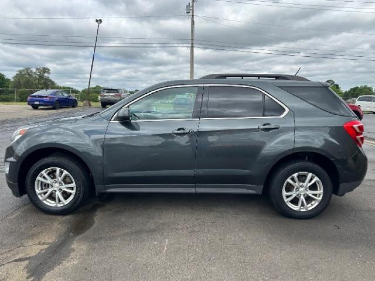 2017 Nightfall Gray Metallic Chevrolet Equinox LT 2WD (2GNALCEK5H1) with an 2.4L L4 DOHC 16V FFV engine, 6-Speed Automatic transmission, located at 4508 South Dixie Dr, Moraine, OH, 45439, (937) 908-9800, 39.689976, -84.218452 - Photo#3