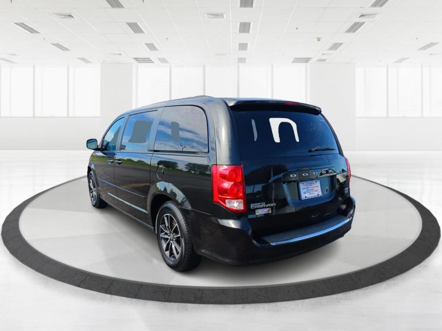 2017 Brilliant Black Crystal Pearl Coat Dodge Grand Caravan (2C4RDGEG9HR) with an 3.6L V6 DOHC 24V engine, 6-Speed Automatic transmission, located at 401 Woodman Dr, Riverside, OH, 45431, (937) 908-9800, 39.760899, -84.123421 - Photo#4