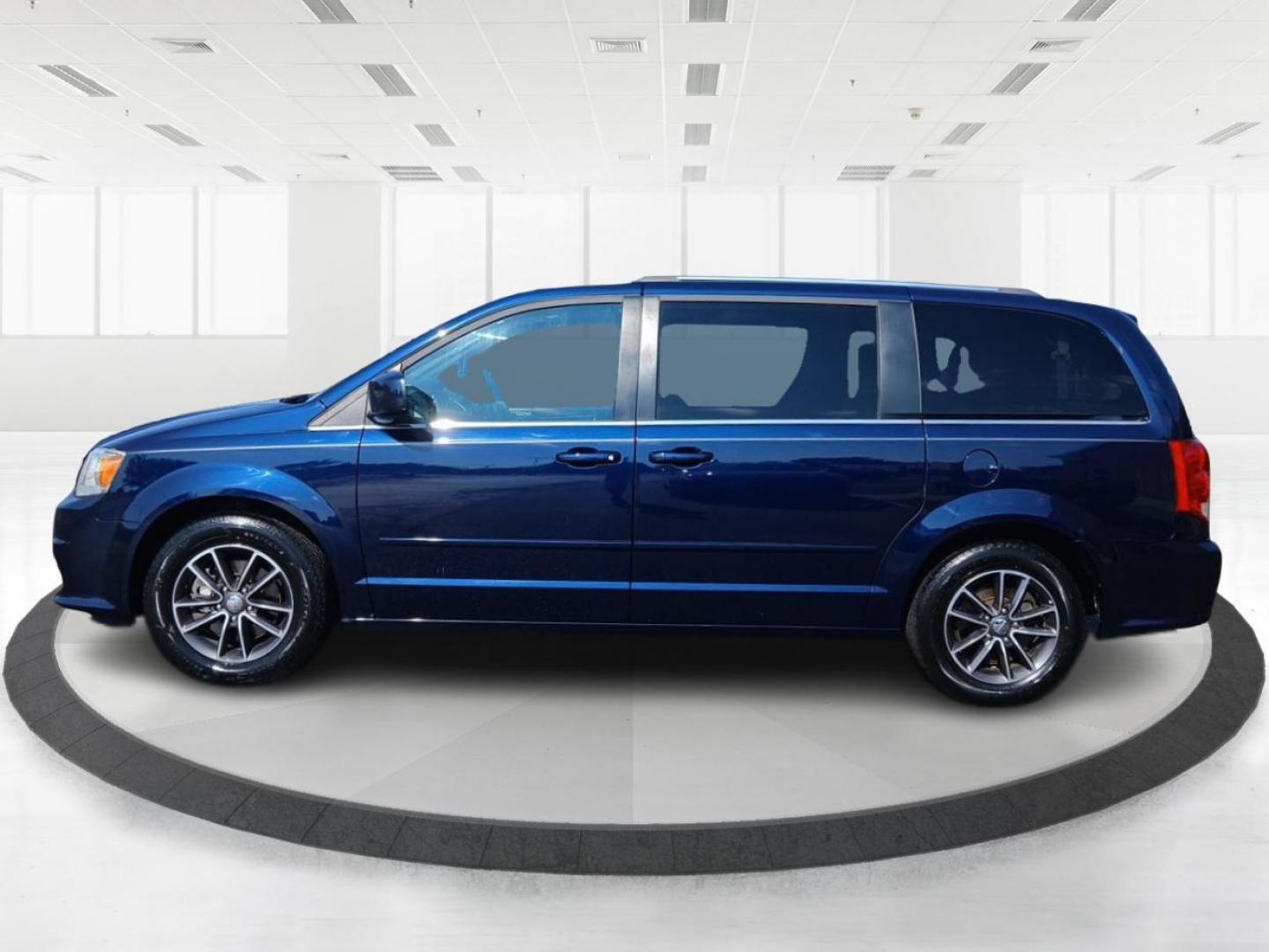 2017 Contusion Blue Pearl Coat Dodge Grand Caravan SXT (2C4RDGCG0HR) with an 3.6L V6 DOHC 24V engine, 6-Speed Automatic transmission, located at 1099 N County Rd 25A, Troy, OH, 45373, (937) 908-9800, 40.057079, -84.212883 - Photo#5