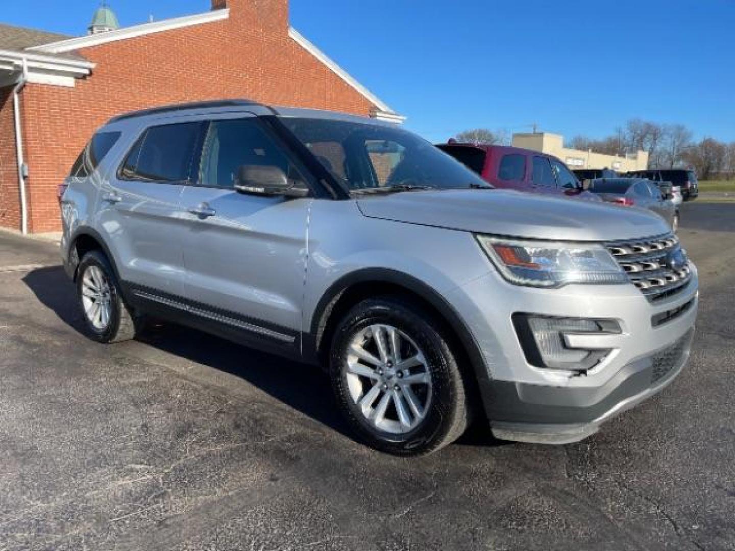 2017 Ingot Silver Metallic Ford Explorer XLT FWD (1FM5K7DH5HG) with an 2.3L L4 DOHC 16V engine, 6-Speed Automatic transmission, located at 1230 East Main St, Xenia, OH, 45385, (937) 908-9800, 39.688026, -83.910172 - Photo#0