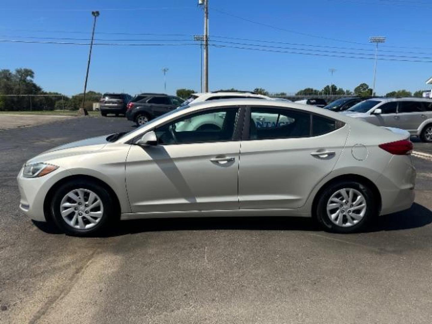 2017 Mineral Beige Pearl Hyundai Elantra SE 6AT (5NPD74LF7HH) with an 1.8L L4 DOHC 16V engine, 6-Speed Automatic transmission, located at 1230 East Main St, Xenia, OH, 45385, (937) 908-9800, 39.688026, -83.910172 - Photo#3