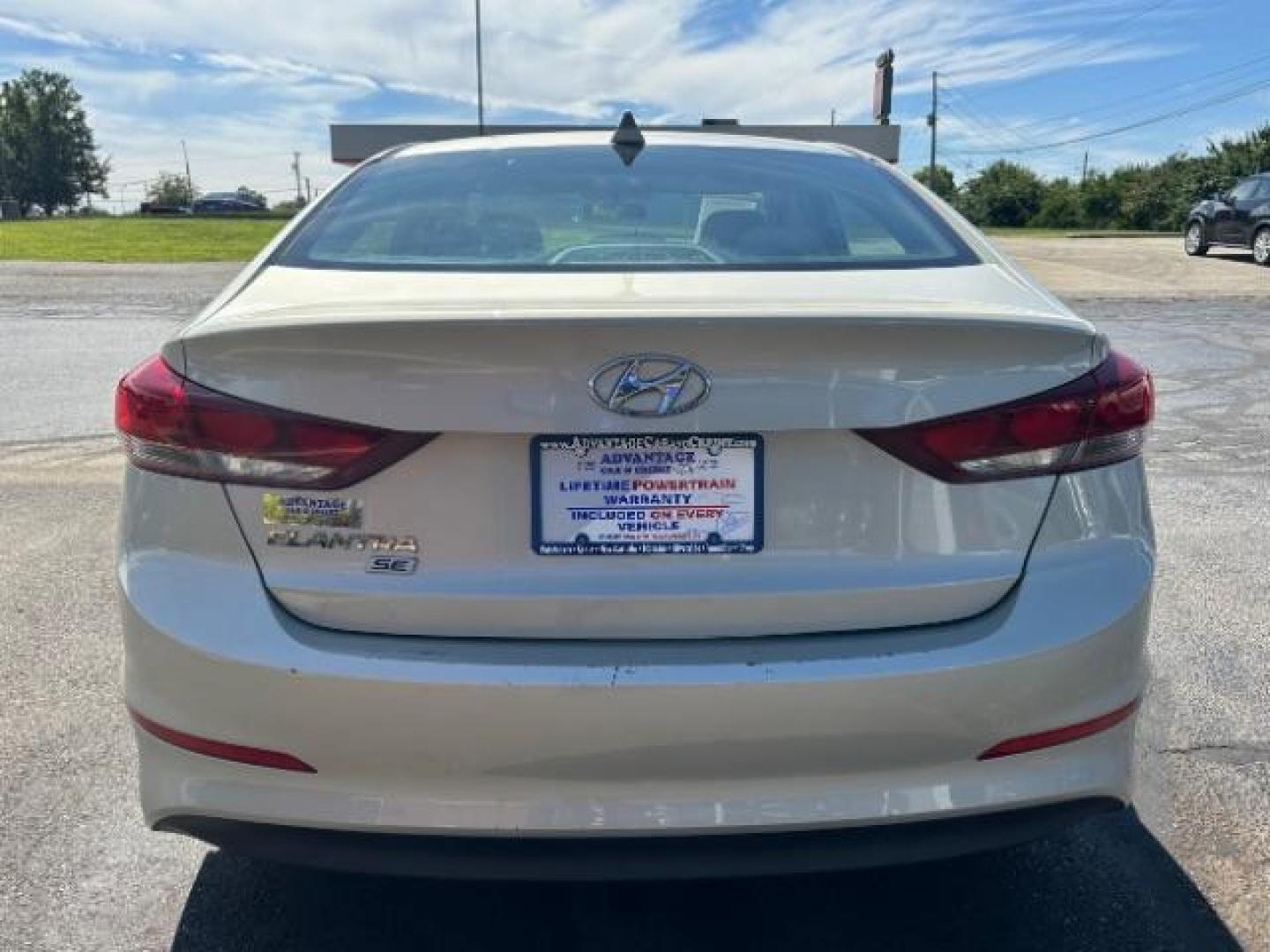 2017 Mineral Beige Pearl Hyundai Elantra SE 6AT (5NPD74LF7HH) with an 1.8L L4 DOHC 16V engine, 6-Speed Automatic transmission, located at 1230 East Main St, Xenia, OH, 45385, (937) 908-9800, 39.688026, -83.910172 - Photo#4