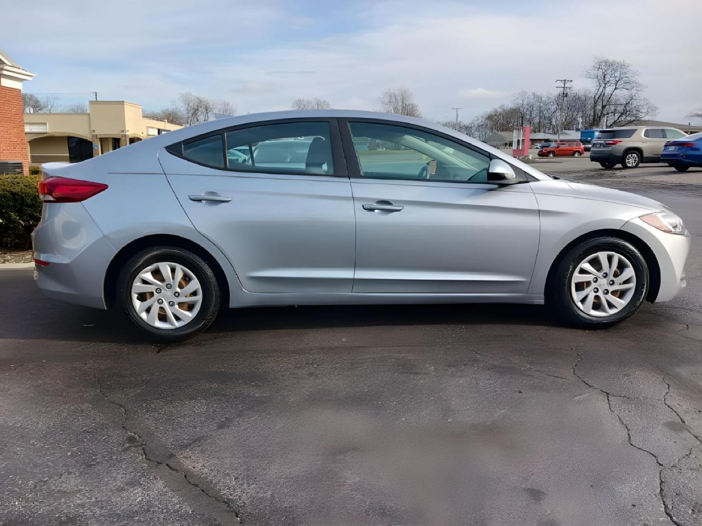 2017 Galactic Gray Hyundai Elantra (5NPD74LF2HH) with an 1.8L L4 DOHC 16V engine, 6-Speed Automatic transmission, located at 1230 East Main St, Xenia, OH, 45385, (937) 908-9800, 39.688026, -83.910172 - Photo#5