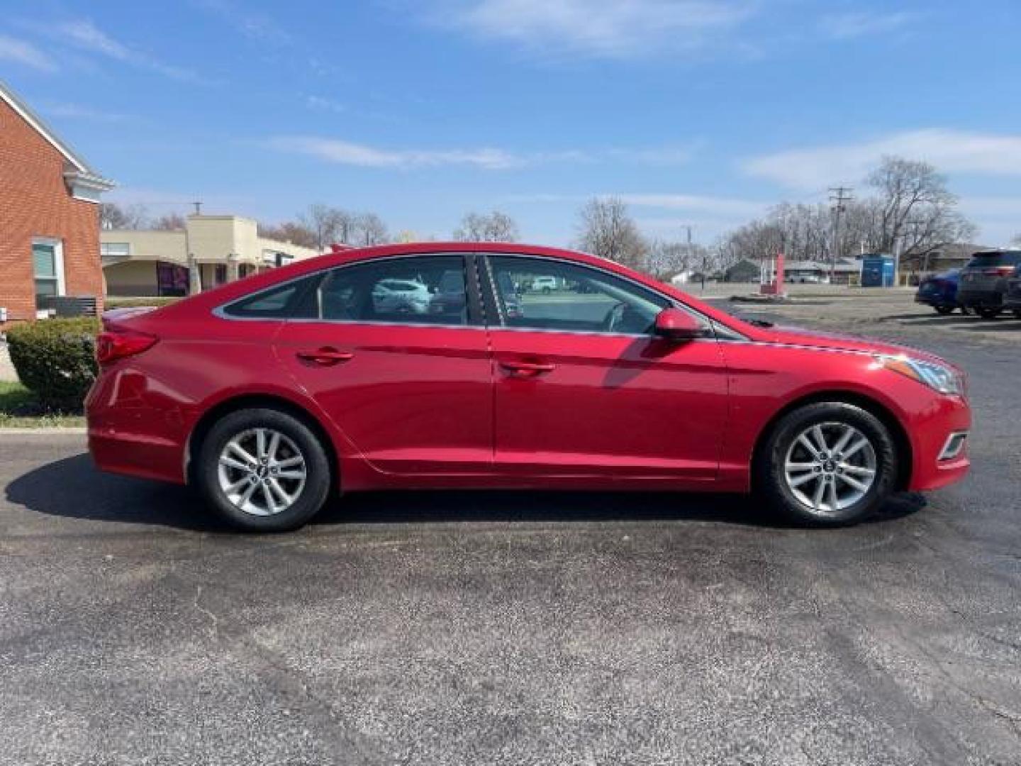 2017 Scarlet Red Hyundai Sonata SE (5NPE24AF9HH) with an 2.4L L4 DOHC 16V engine, 7-Speed Automatic transmission, located at 401 Woodman Dr, Riverside, OH, 45431, (937) 908-9800, 39.760899, -84.123421 - Photo#2