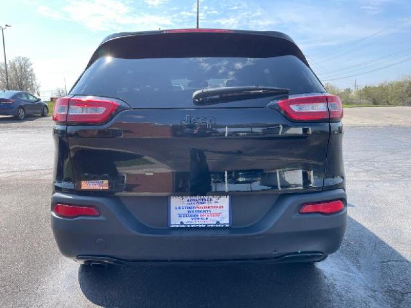 2017 DB Black Pearl Coat Jeep Cherokee Sport 4WD (1C4PJMAB8HW) with an 2.4L L4 DOHC 16V engine, 9-Speed Automatic transmission, located at 1951 S Dayton Lakeview Rd., New Carlisle, OH, 45344, (937) 908-9800, 39.890999, -84.050255 - Photo#3