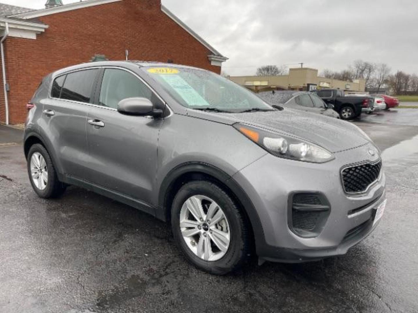 2017 Mineral Silver Kia Sportage LX FWD (KNDPM3ACXH7) with an 2.4L V6 DOHC 24V engine, 6-Speed Automatic transmission, located at 1230 East Main St, Xenia, OH, 45385, (937) 908-9800, 39.688026, -83.910172 - Photo#0