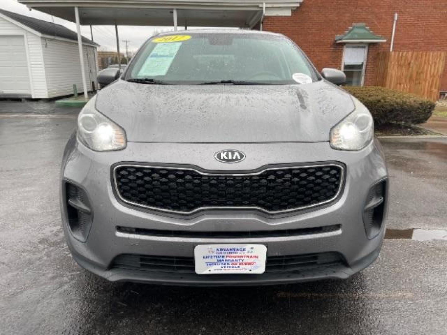 2017 Mineral Silver Kia Sportage LX FWD (KNDPM3ACXH7) with an 2.4L V6 DOHC 24V engine, 6-Speed Automatic transmission, located at 1230 East Main St, Xenia, OH, 45385, (937) 908-9800, 39.688026, -83.910172 - Photo#2