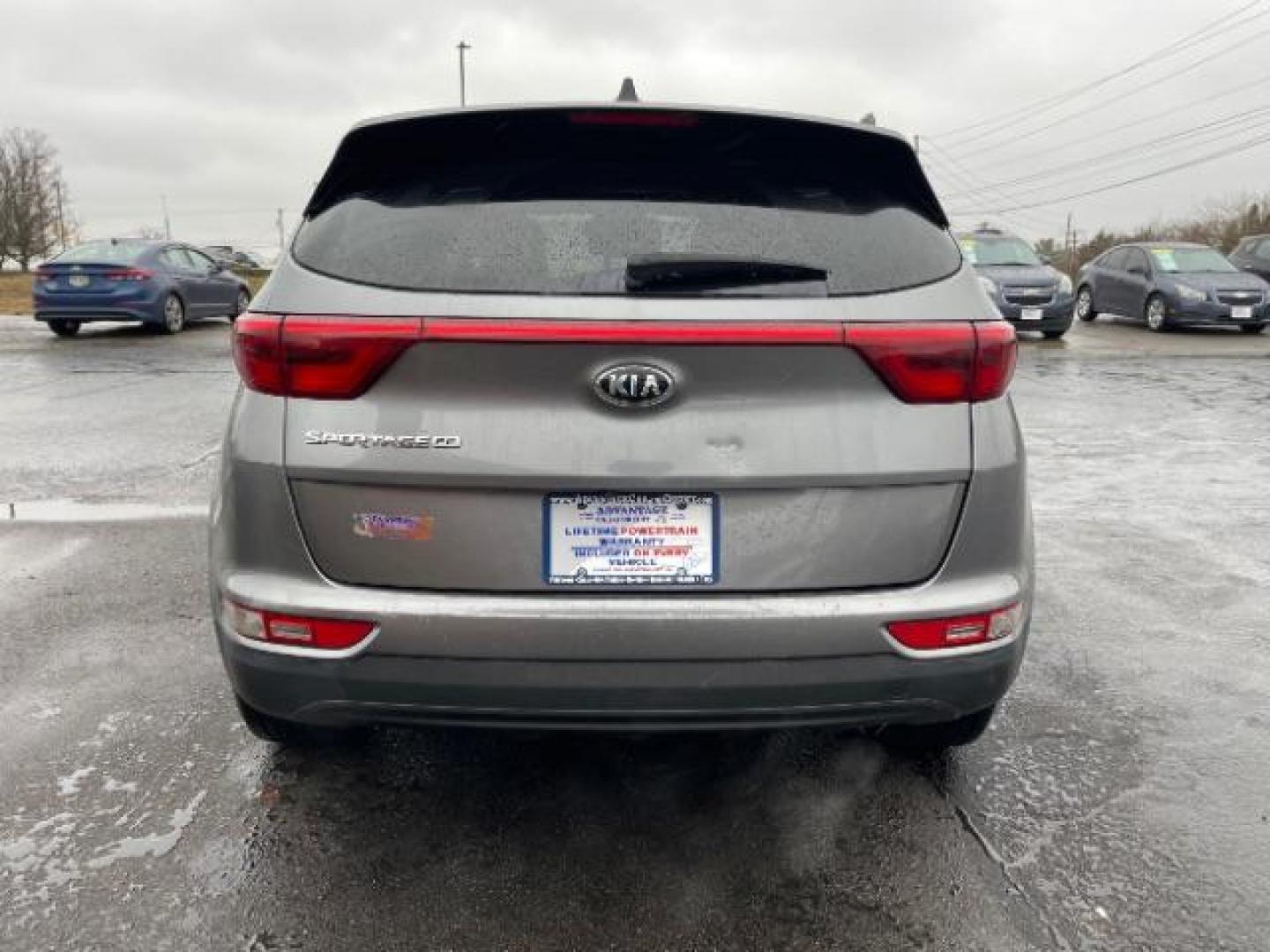 2017 Mineral Silver Kia Sportage LX FWD (KNDPM3ACXH7) with an 2.4L V6 DOHC 24V engine, 6-Speed Automatic transmission, located at 1230 East Main St, Xenia, OH, 45385, (937) 908-9800, 39.688026, -83.910172 - Photo#3