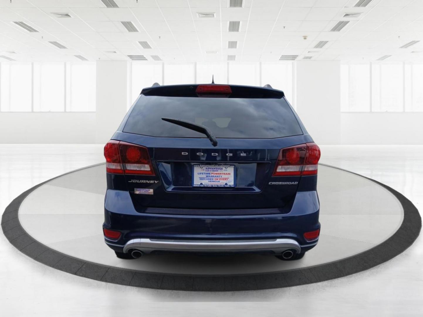 2018 Contusion Blue Pearl Coat Dodge Journey Crossroad FWD (3C4PDCGG2JT) with an 3.6L V6 DOHC 24V engine, 4A transmission, located at 1230 East Main St, Xenia, OH, 45385, (937) 908-9800, 39.688026, -83.910172 - Photo#3