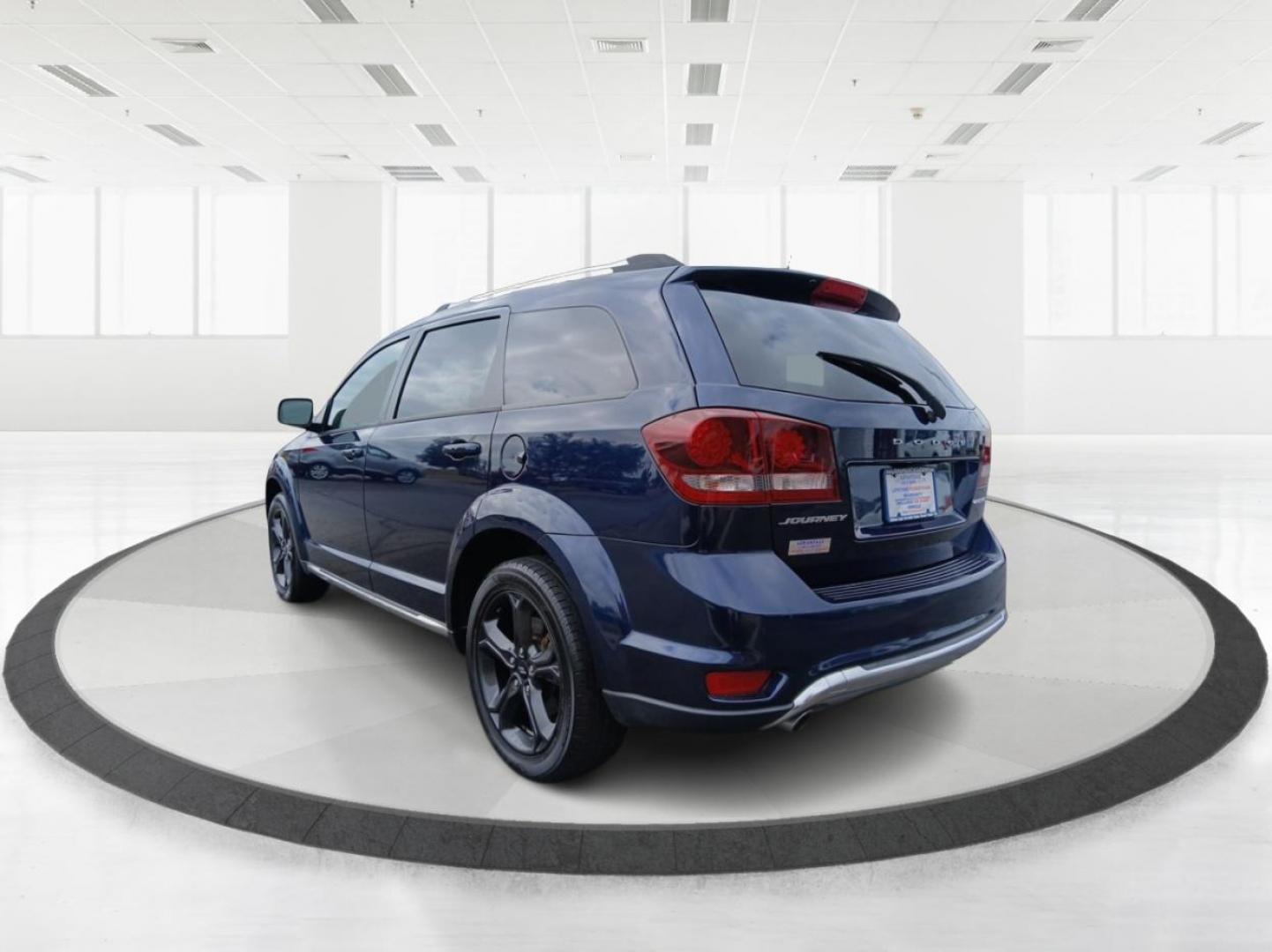 2018 Contusion Blue Pearl Coat Dodge Journey Crossroad FWD (3C4PDCGG2JT) with an 3.6L V6 DOHC 24V engine, 4A transmission, located at 1230 East Main St, Xenia, OH, 45385, (937) 908-9800, 39.688026, -83.910172 - Photo#4