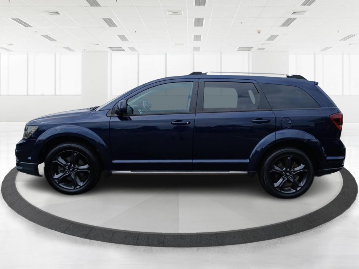 2018 Contusion Blue Pearl Coat Dodge Journey Crossroad FWD (3C4PDCGG2JT) with an 3.6L V6 DOHC 24V engine, 4A transmission, located at 1230 East Main St, Xenia, OH, 45385, (937) 908-9800, 39.688026, -83.910172 - Photo#5