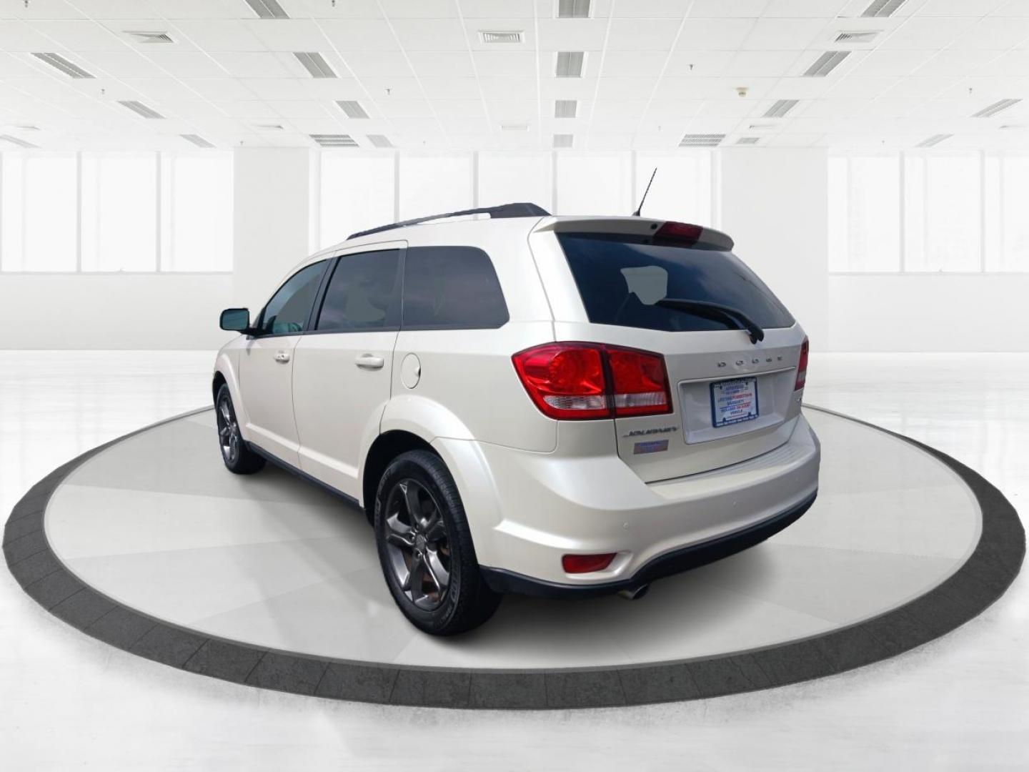 2018 Vice White Dodge Journey (3C4PDCEG1JT) with an 3.6L V6 DOHC 24V engine, 6-Speed Automatic transmission, located at 4508 South Dixie Dr, Moraine, OH, 45439, (937) 908-9800, 39.689976, -84.218452 - Photo#4